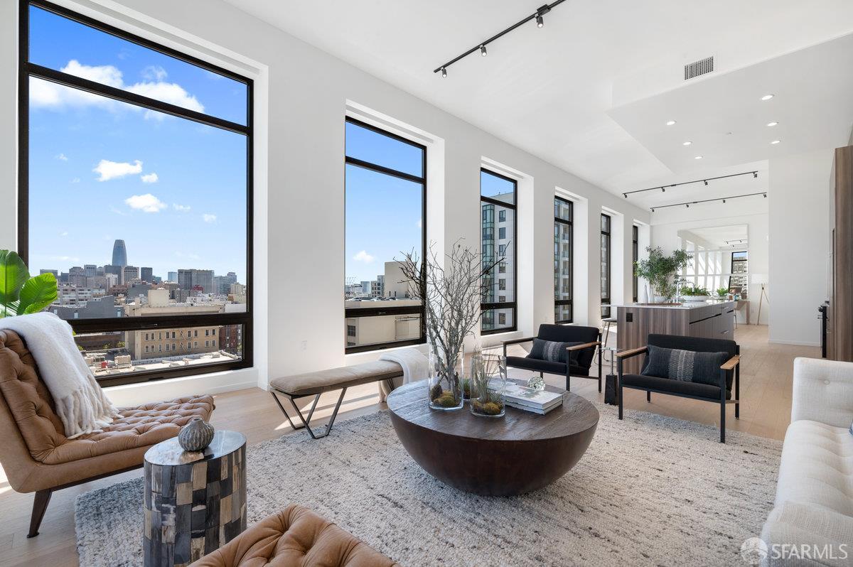 1523 Franklin Street Unit: PH8