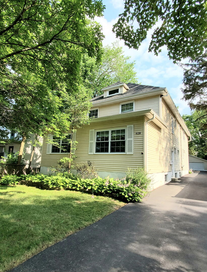 628 Onwentsia Avenue