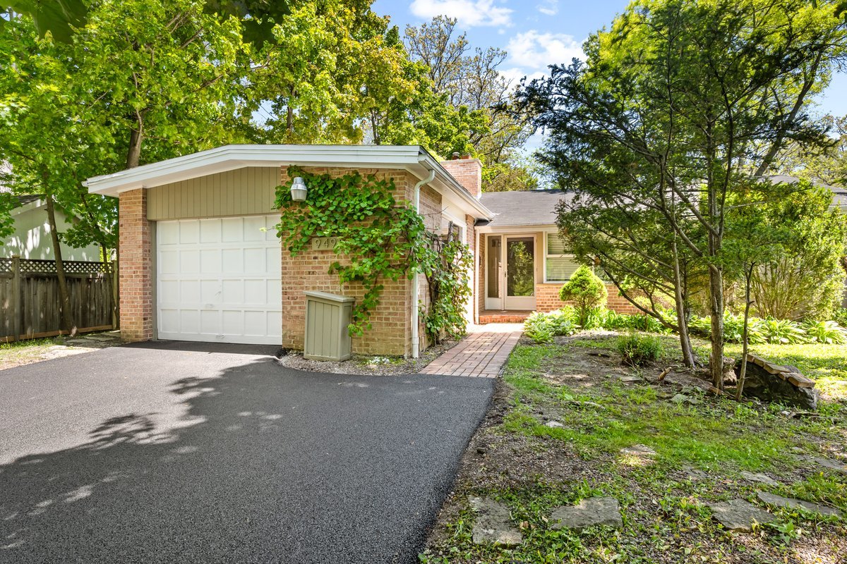 949 Ridgewood Drive