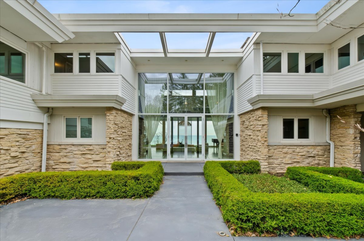 2441 Woodbridge Lane
