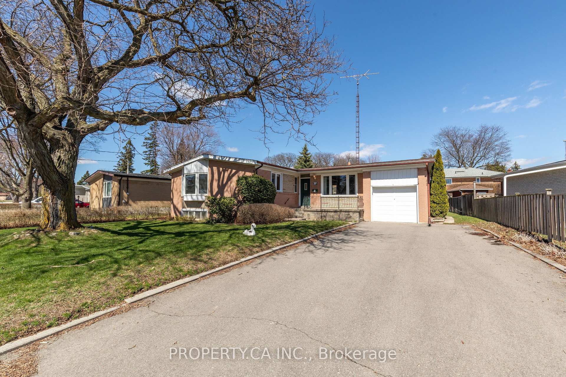 38 Florida Crescent
