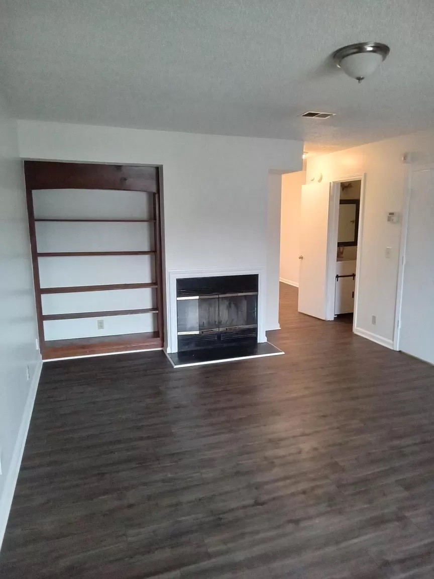 2537 Willowbranch Dr