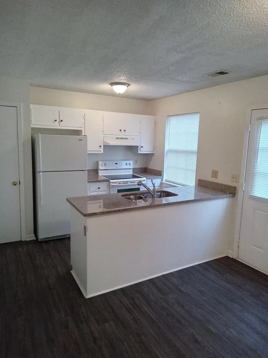 2537 Willowbranch Dr