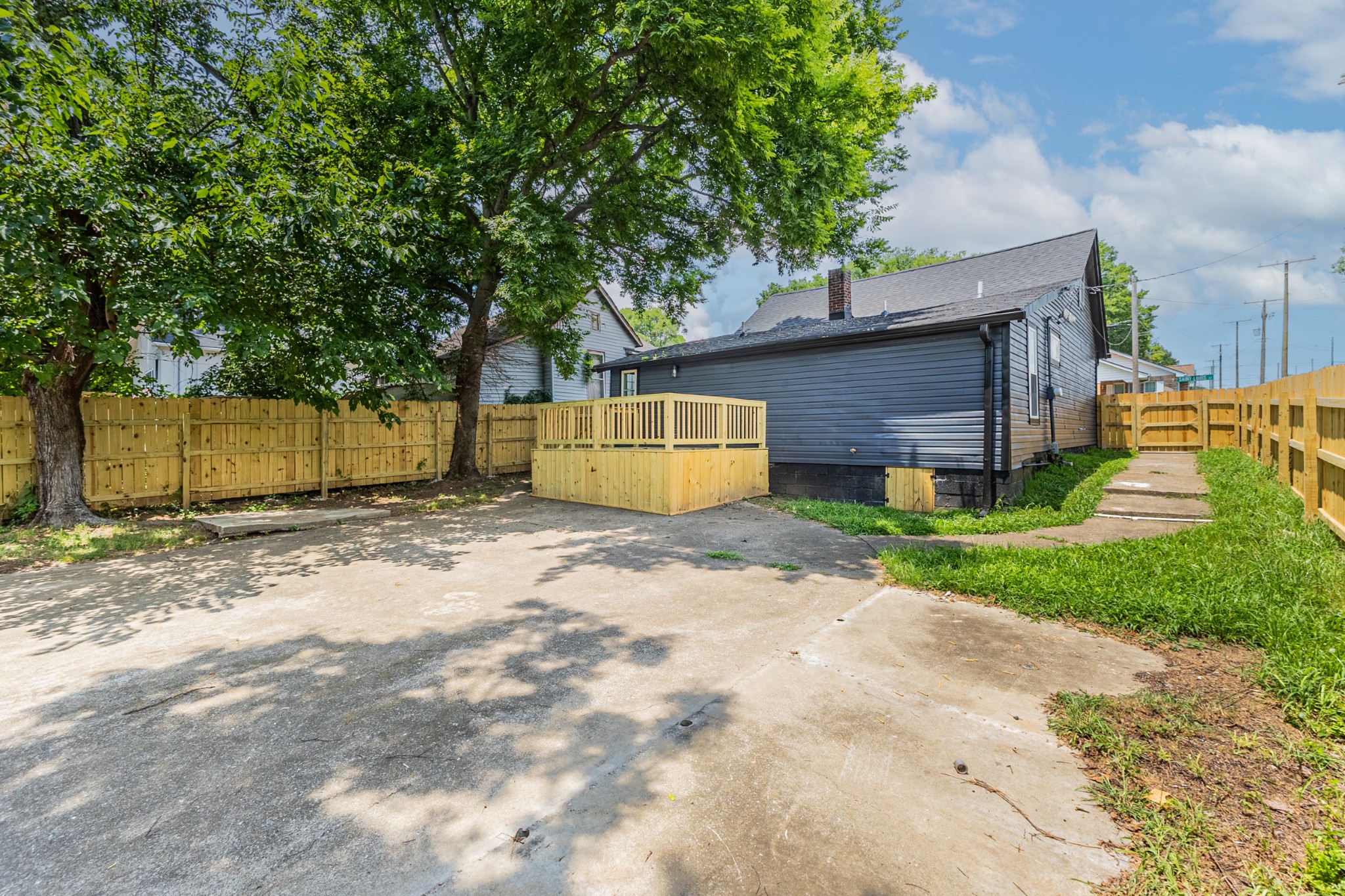 2301 Saint Louis St