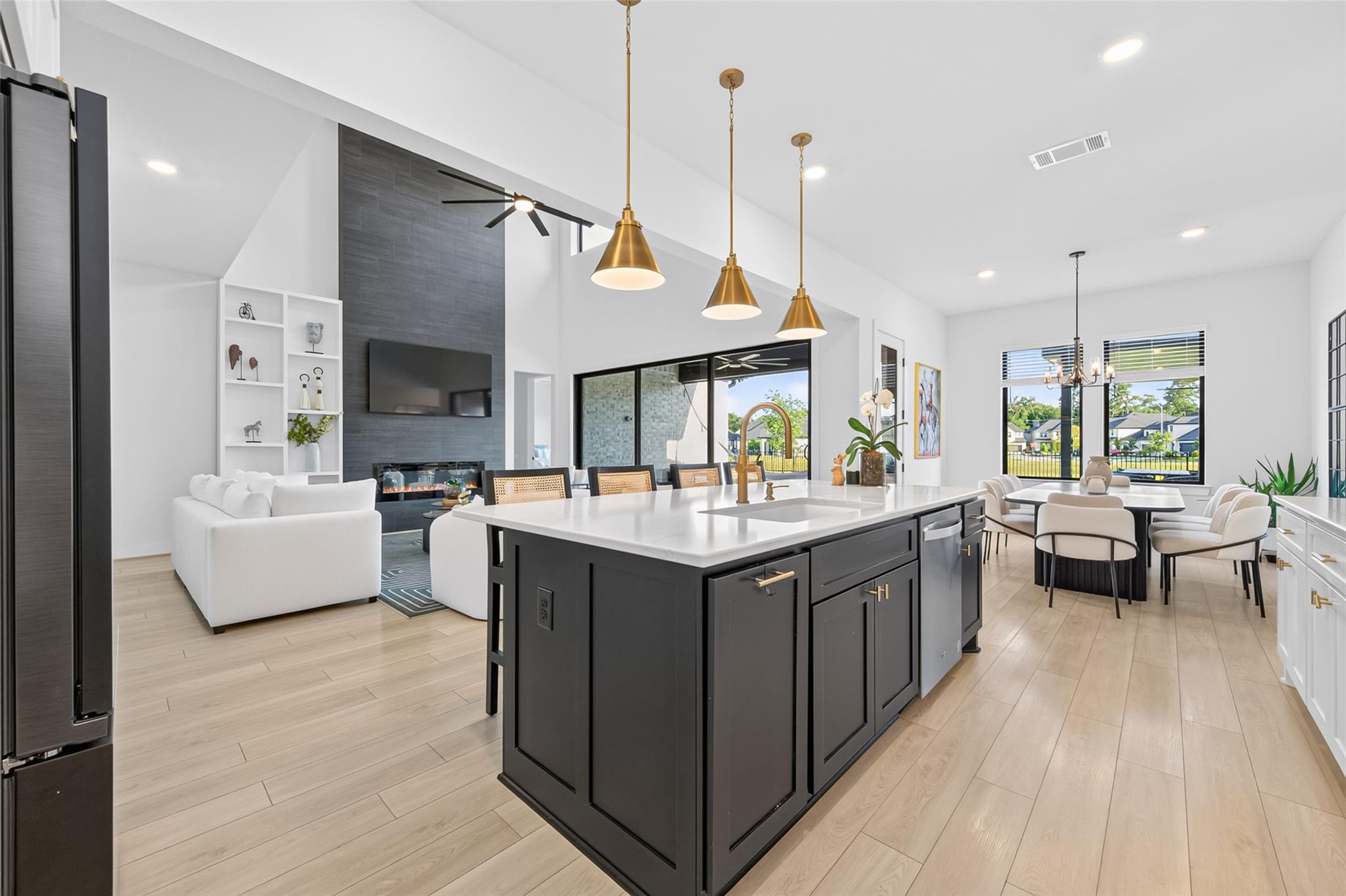 9623 Lakeside Arbor Way