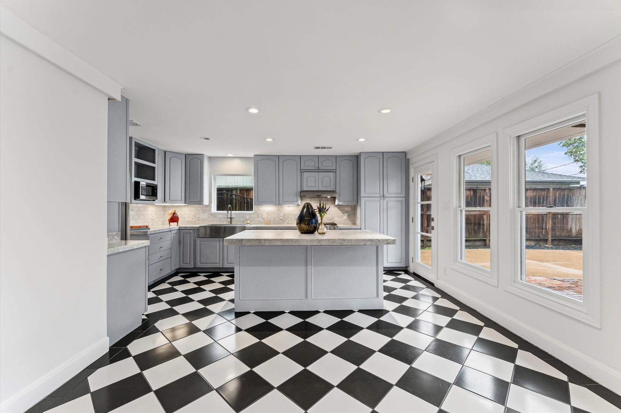 6158 Burgoyne Road