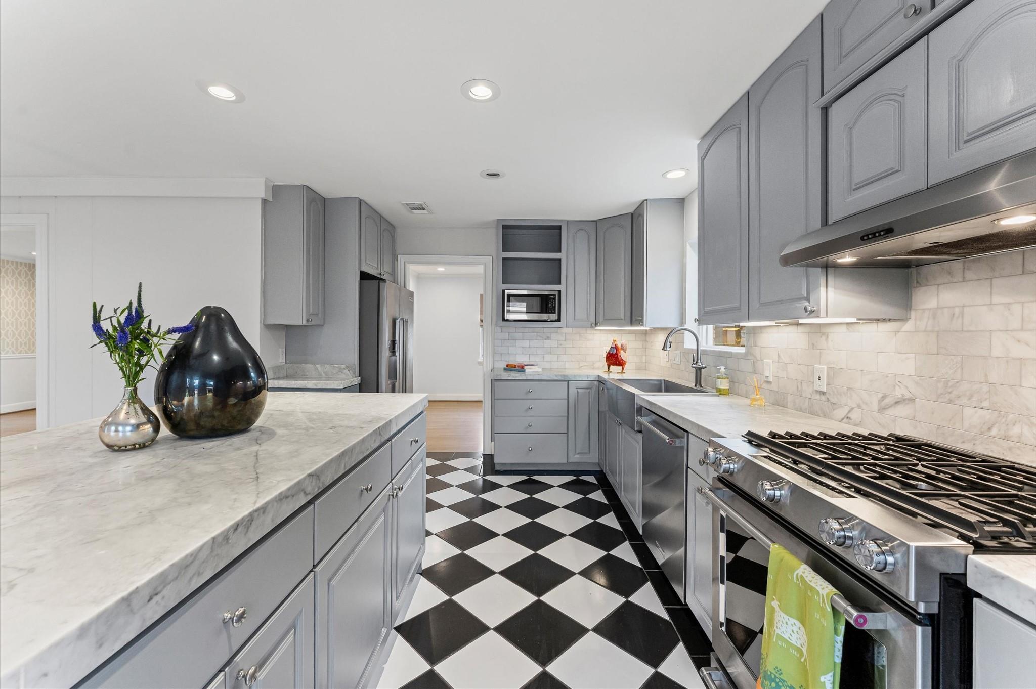 6158 Burgoyne Road