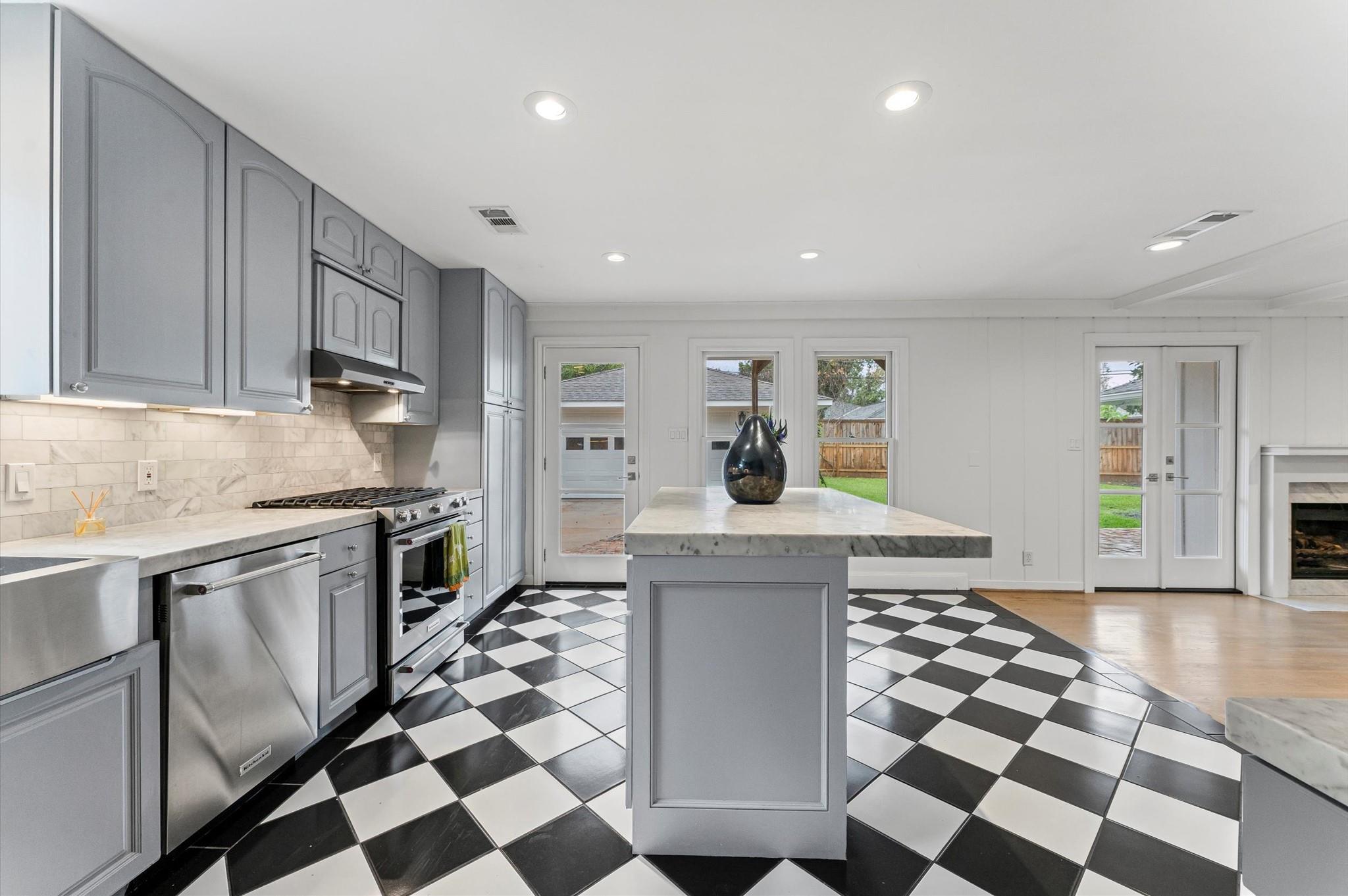 6158 Burgoyne Road