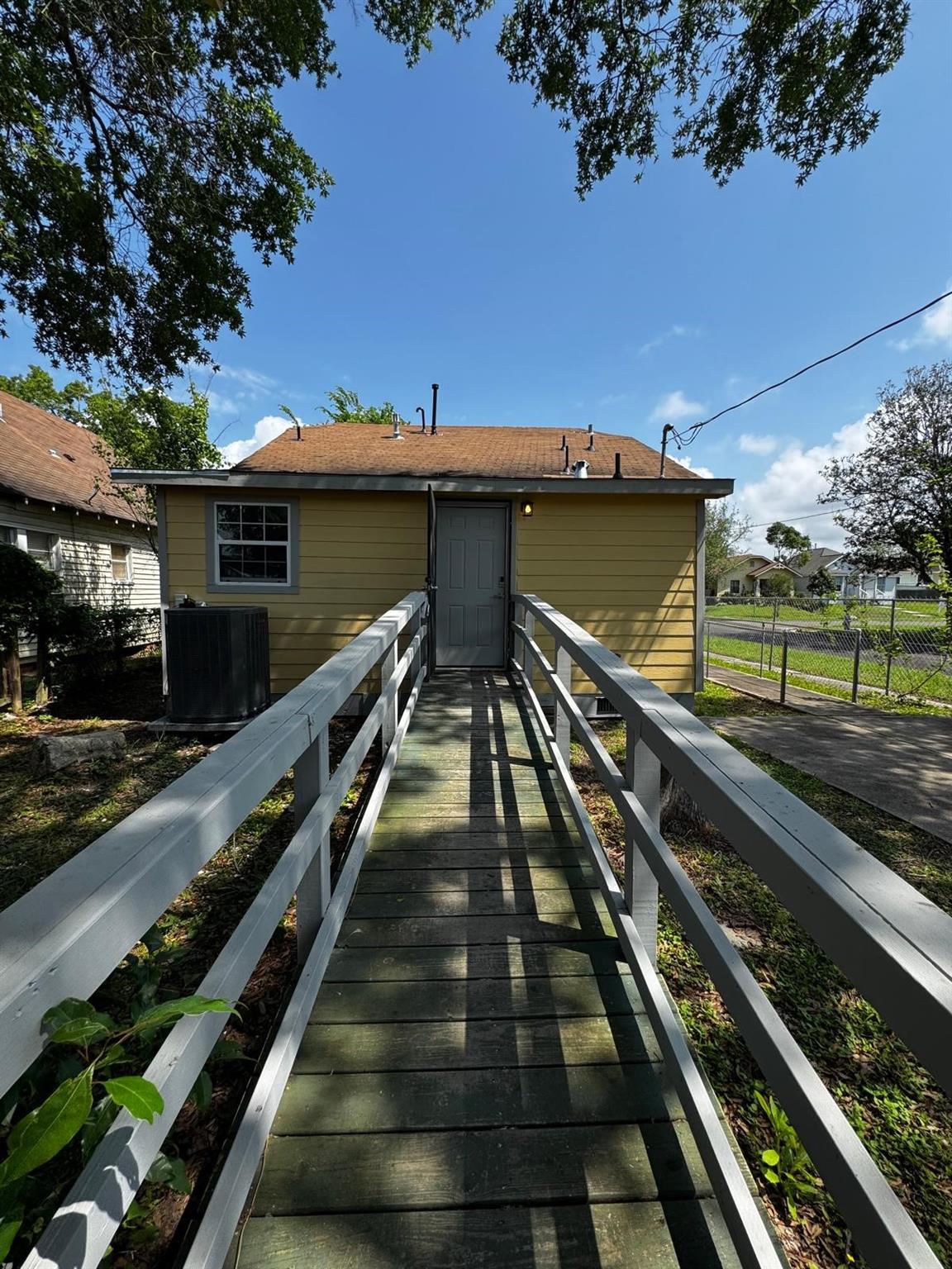 3401 Illinois Street