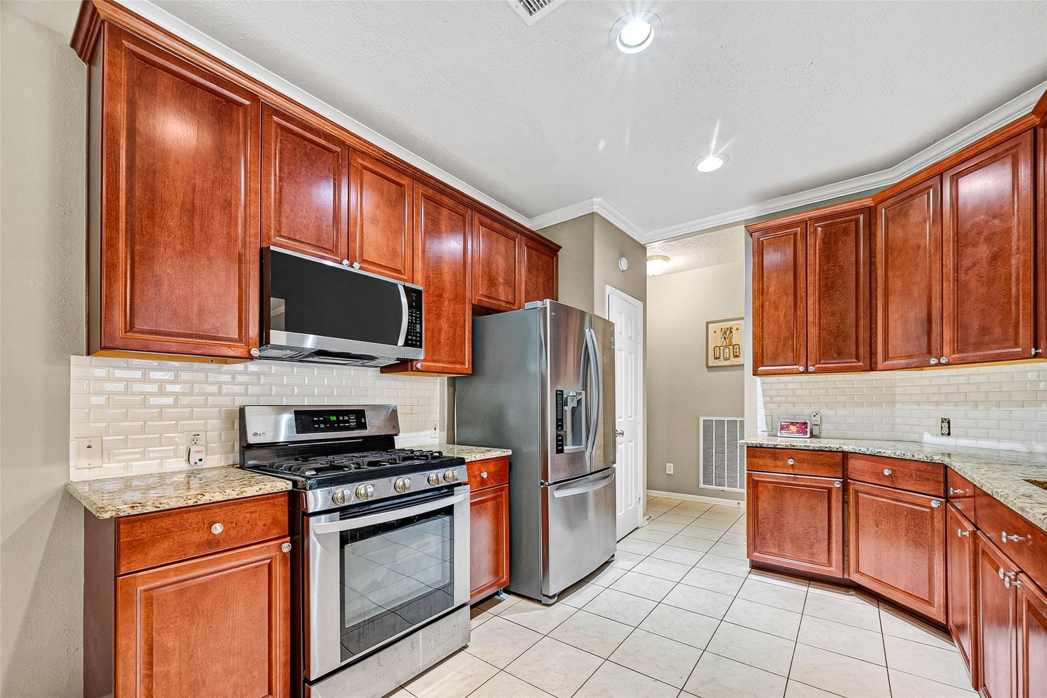 158 N Valley Oaks Circle