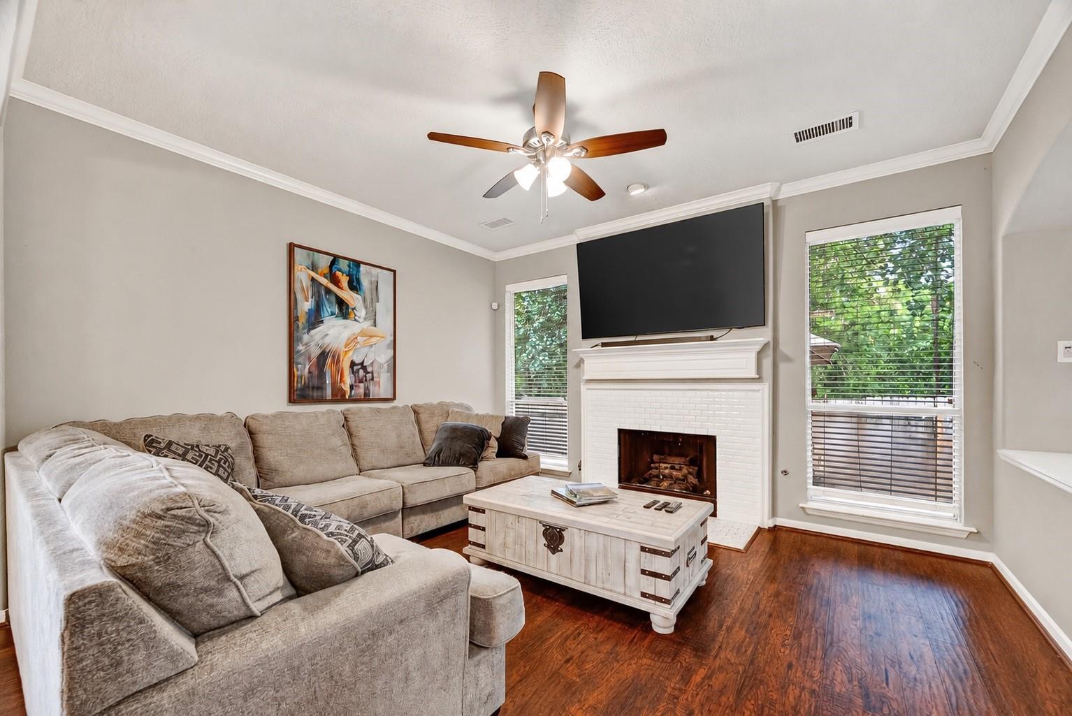 158 N Valley Oaks Circle