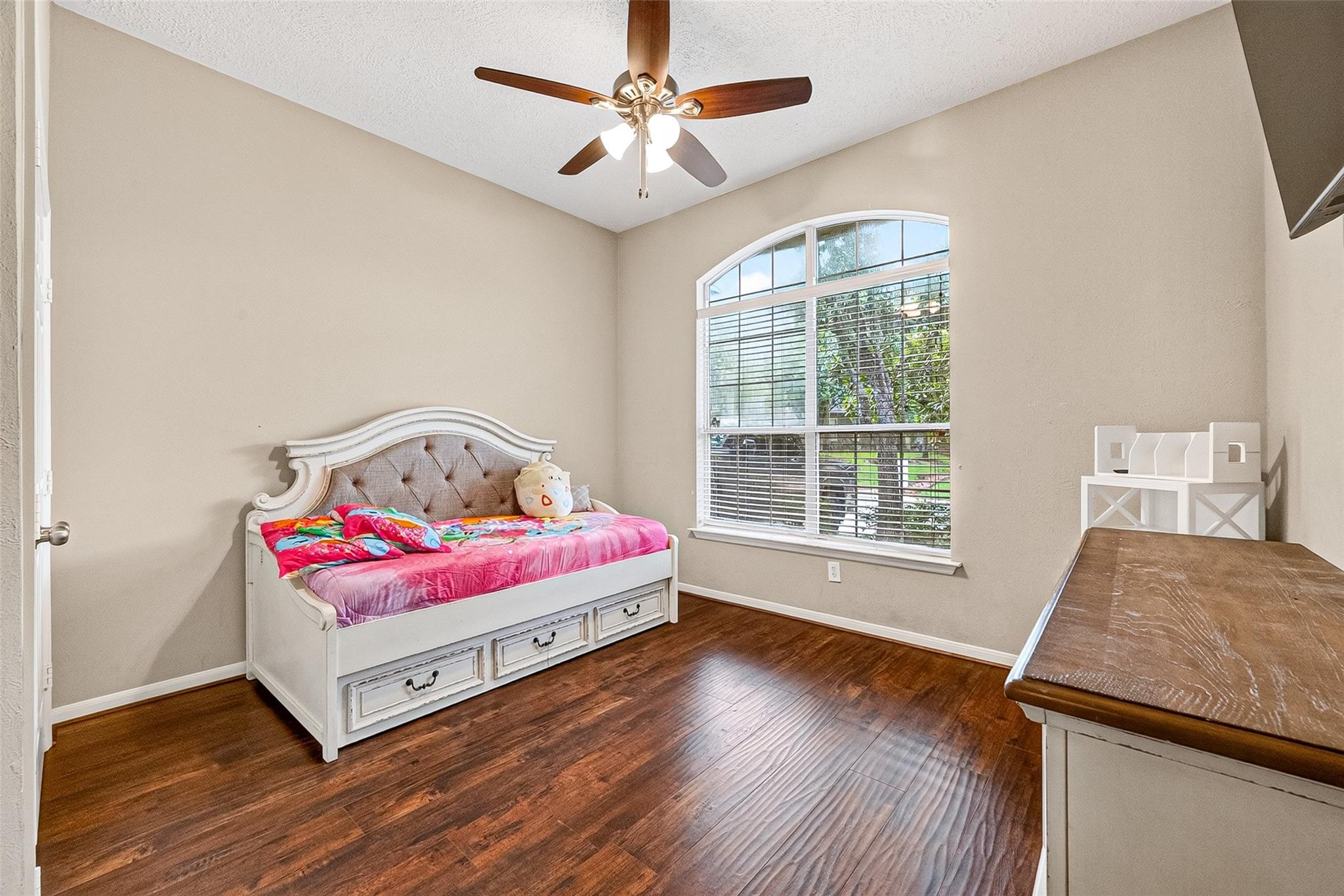 158 N Valley Oaks Circle