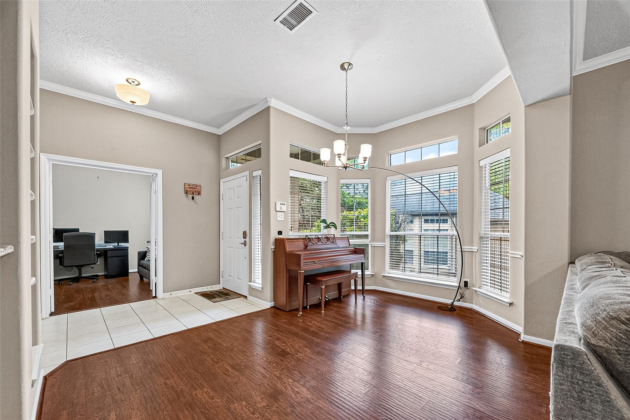158 N Valley Oaks Circle