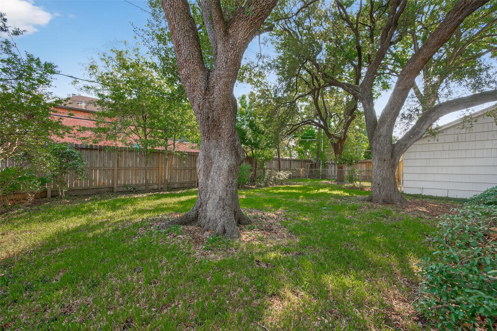 7811 Meadow Lake Lane