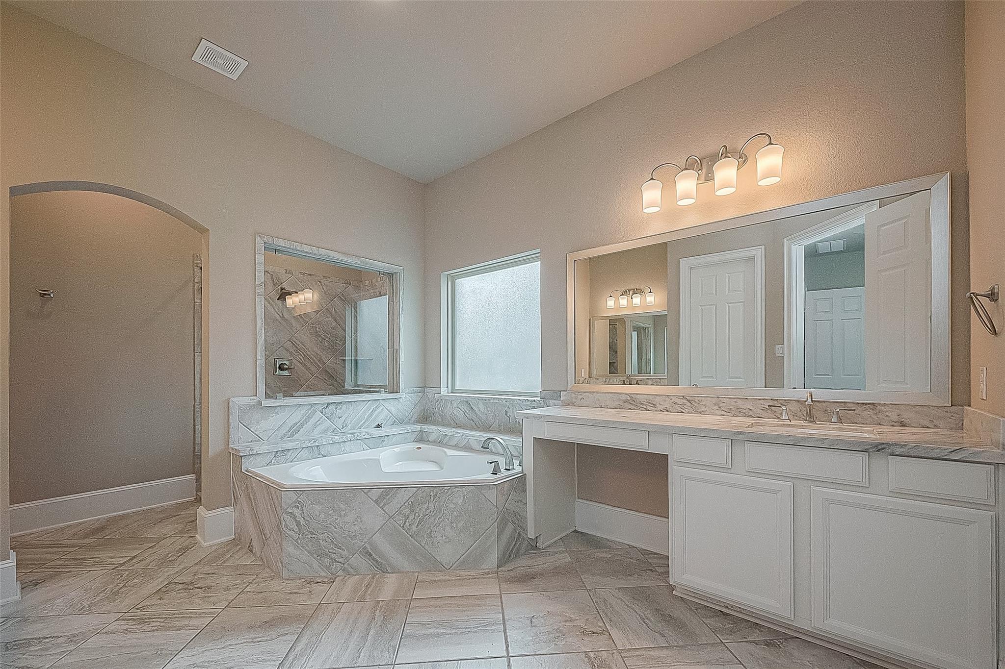 115 N Winter Sunrise Circle