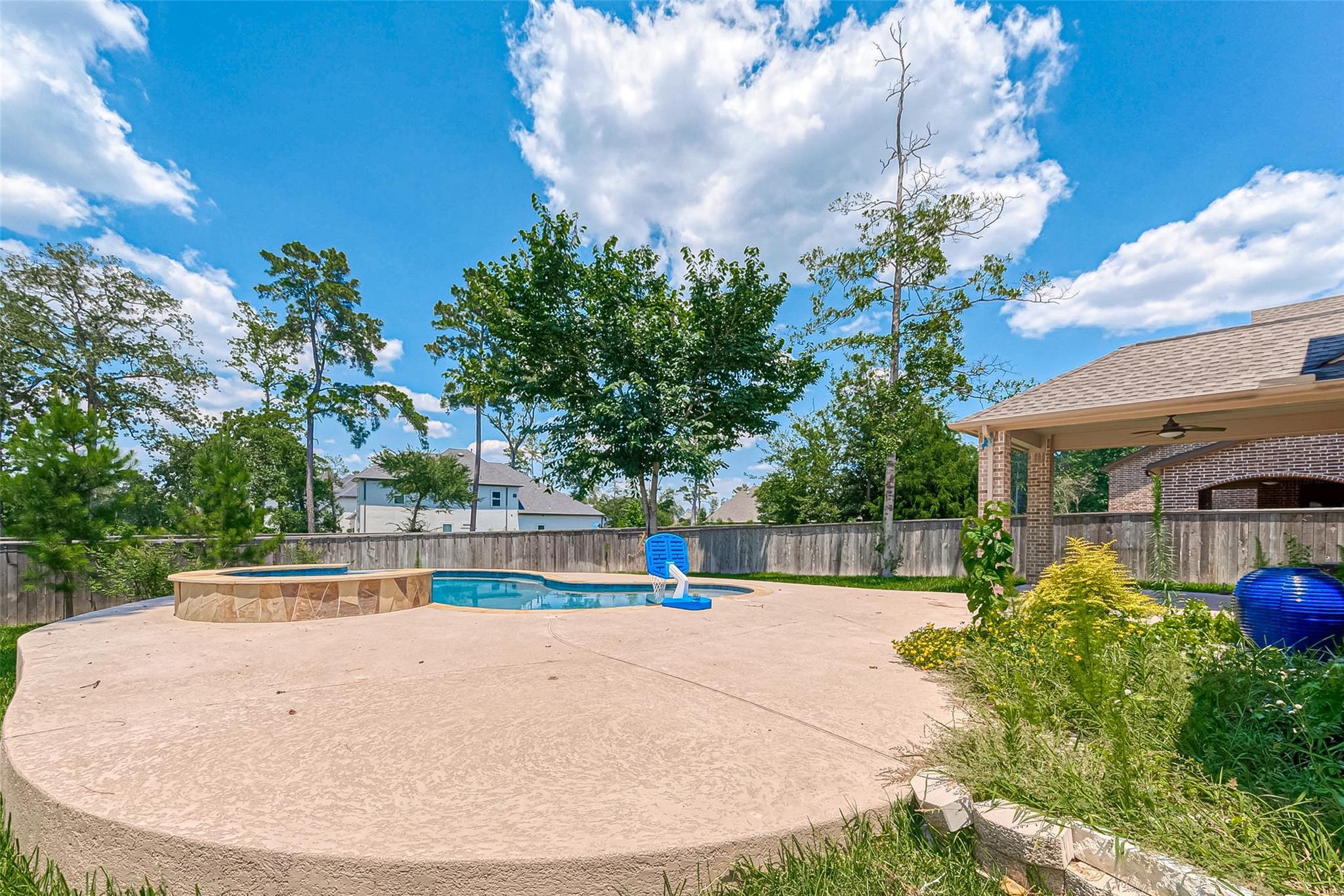 115 N Winter Sunrise Circle