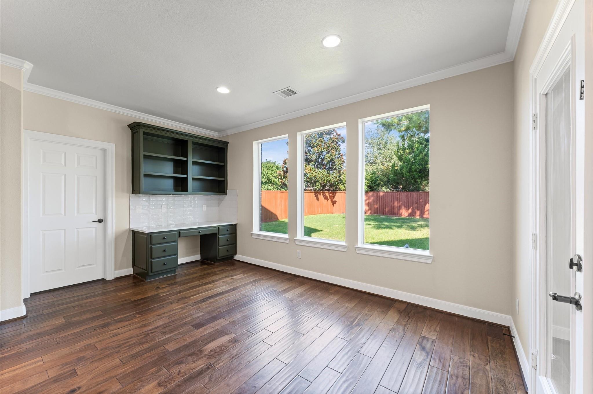 7 N Beech Springs Circle