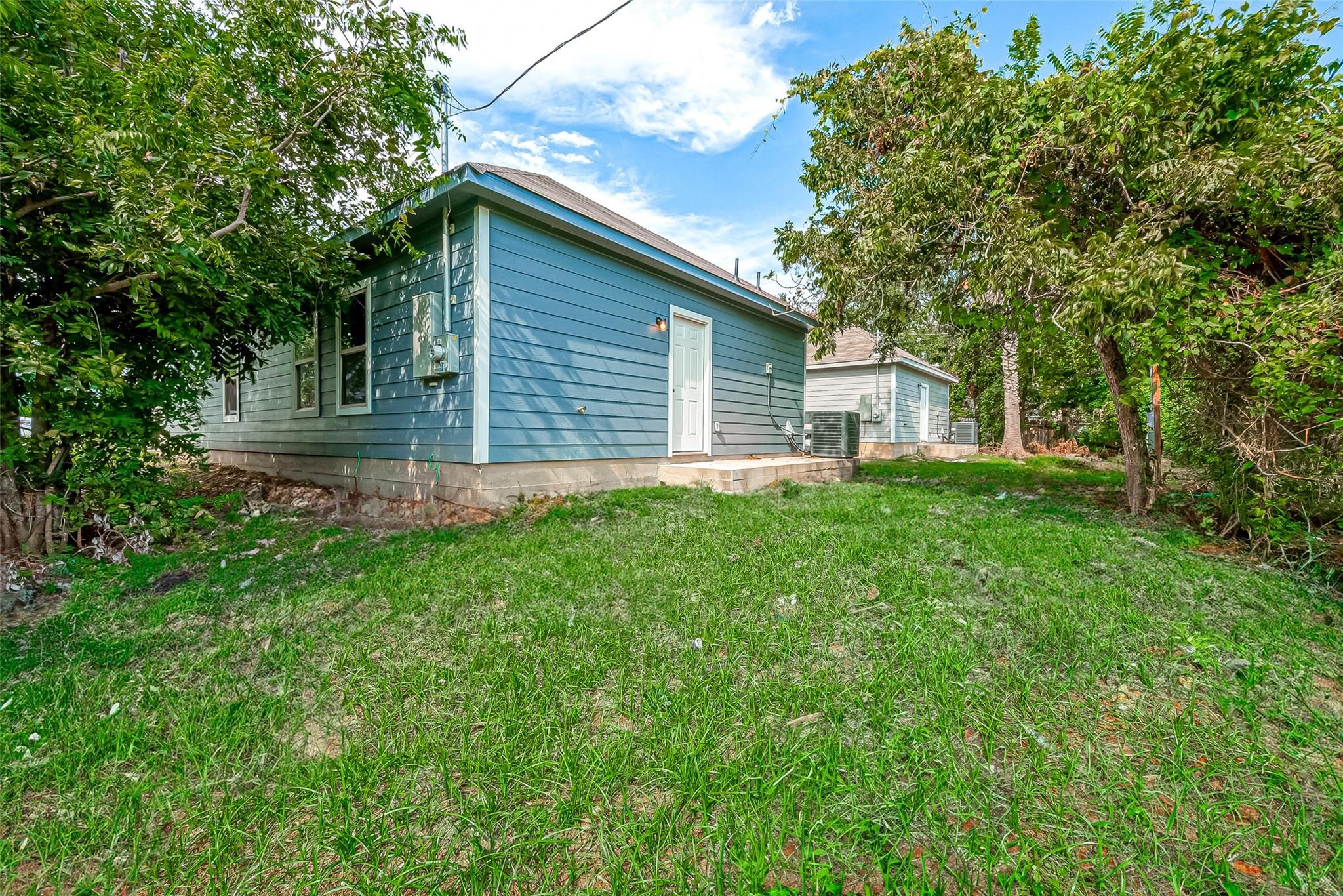 403 Travis Street