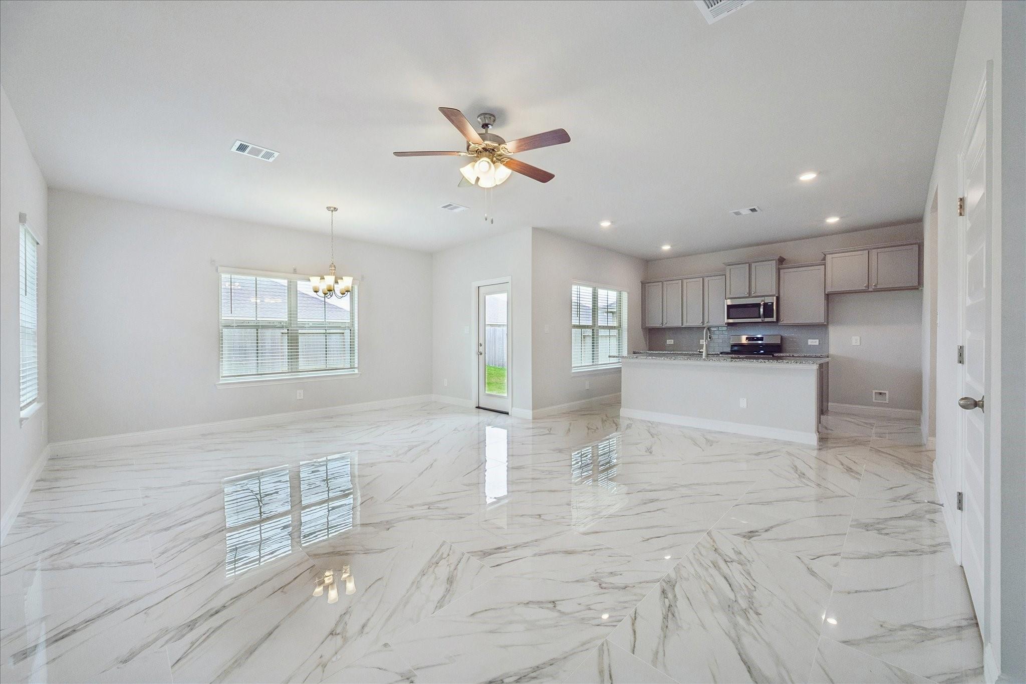 10 Greenbriar Loop