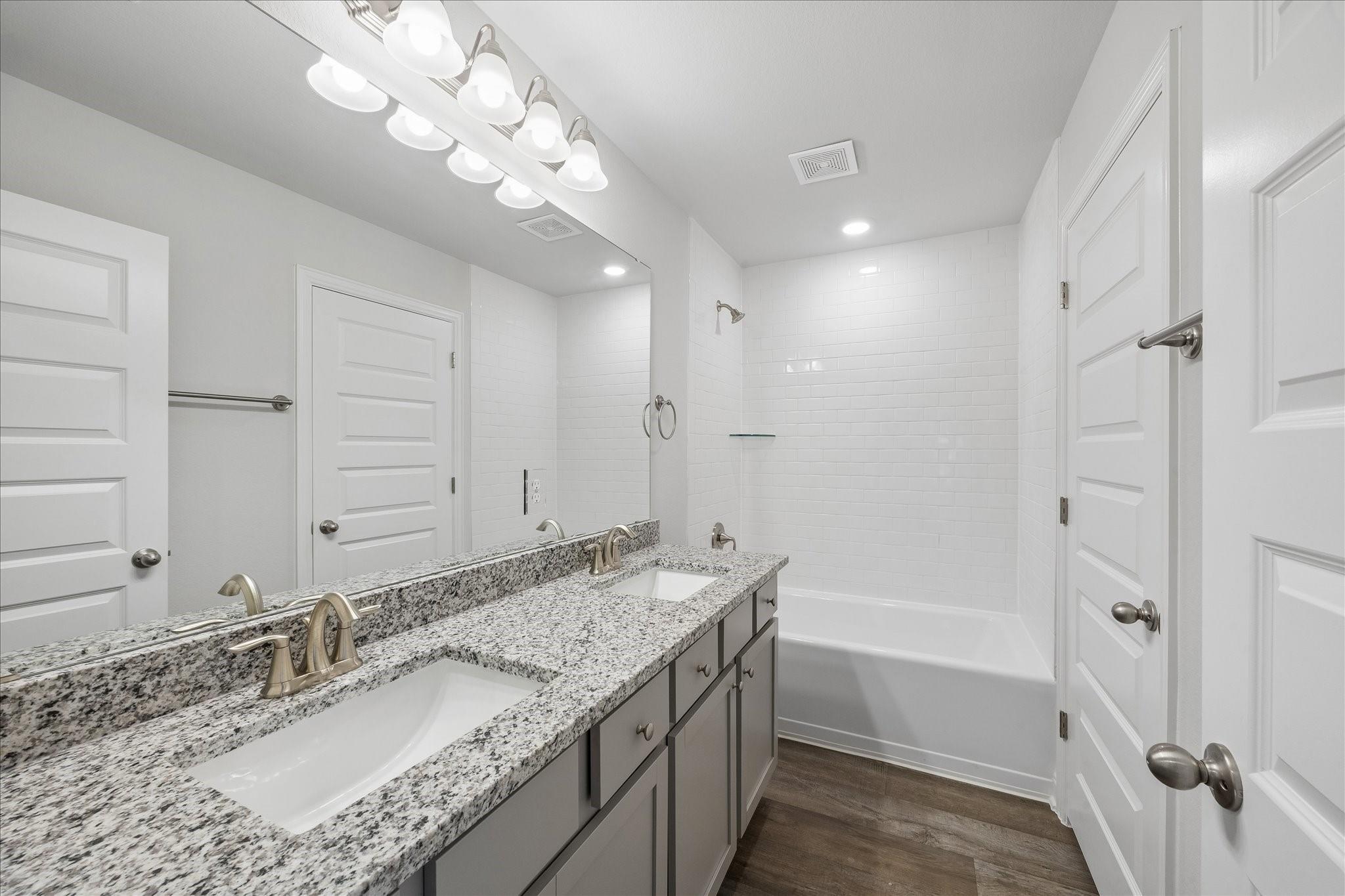 10 Greenbriar Loop