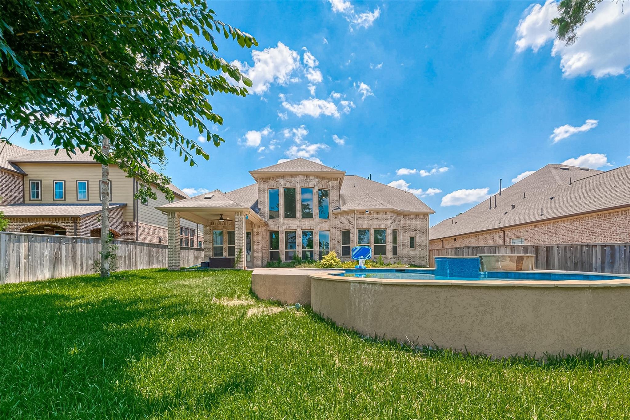 115 N Winter Sunrise Circle