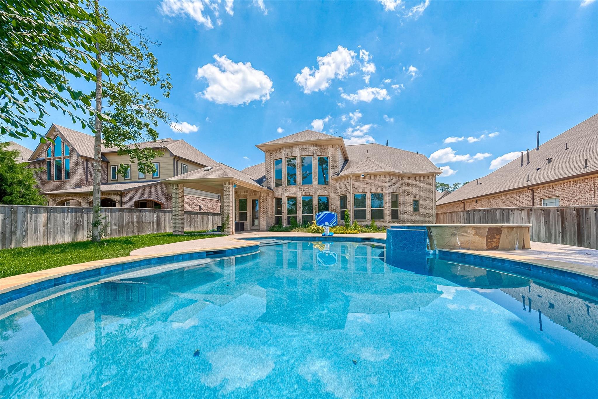115 N Winter Sunrise Circle