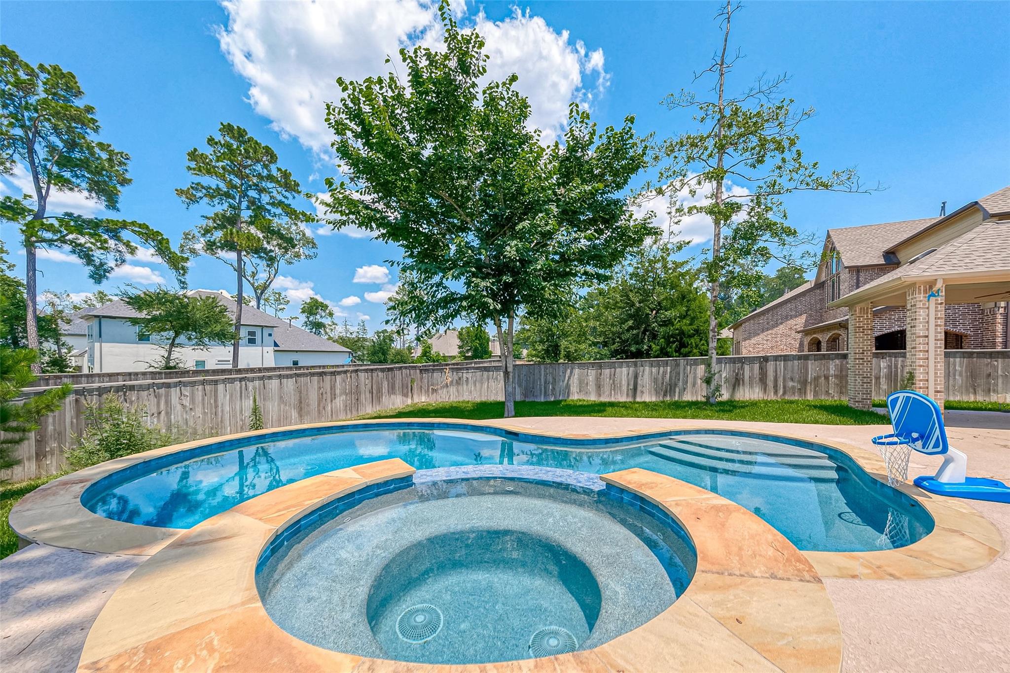 115 N Winter Sunrise Circle