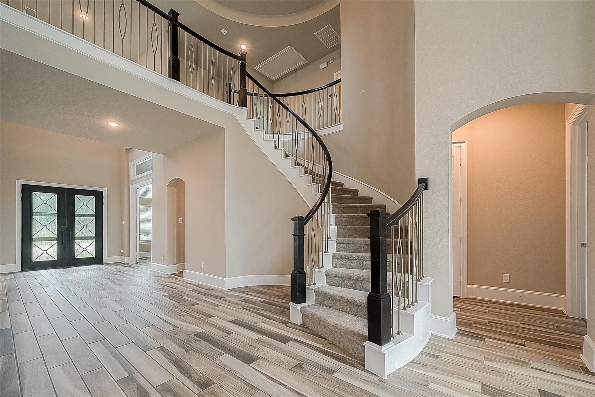 115 N Winter Sunrise Circle