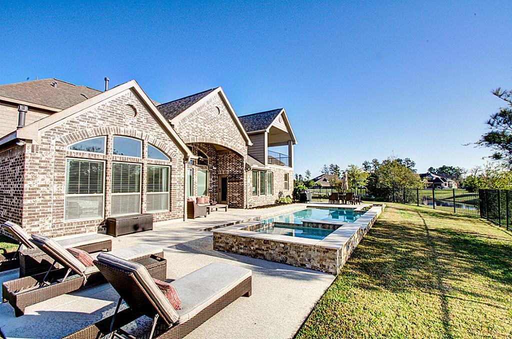 10 Cayuga Pond Court