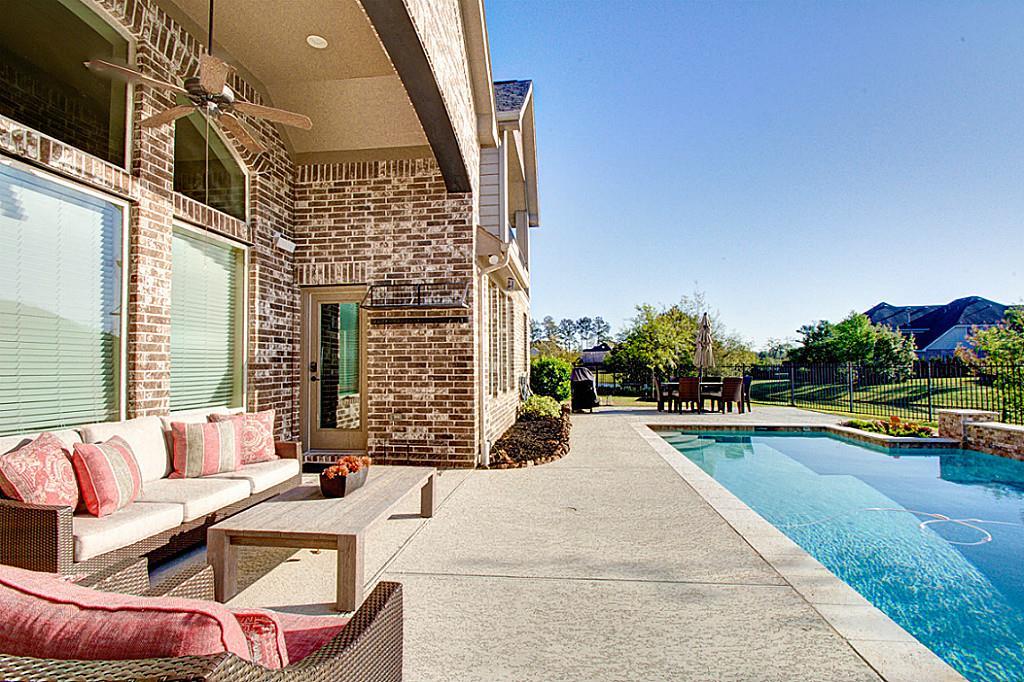 10 Cayuga Pond Court