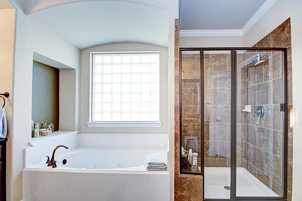 10 Cayuga Pond Court