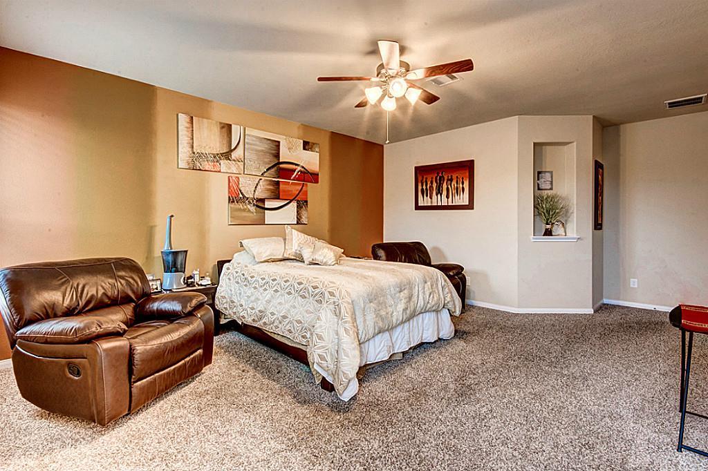 1251 S Maple Drive