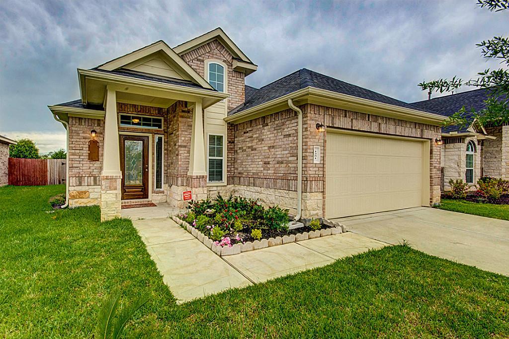 1251 S Maple Drive
