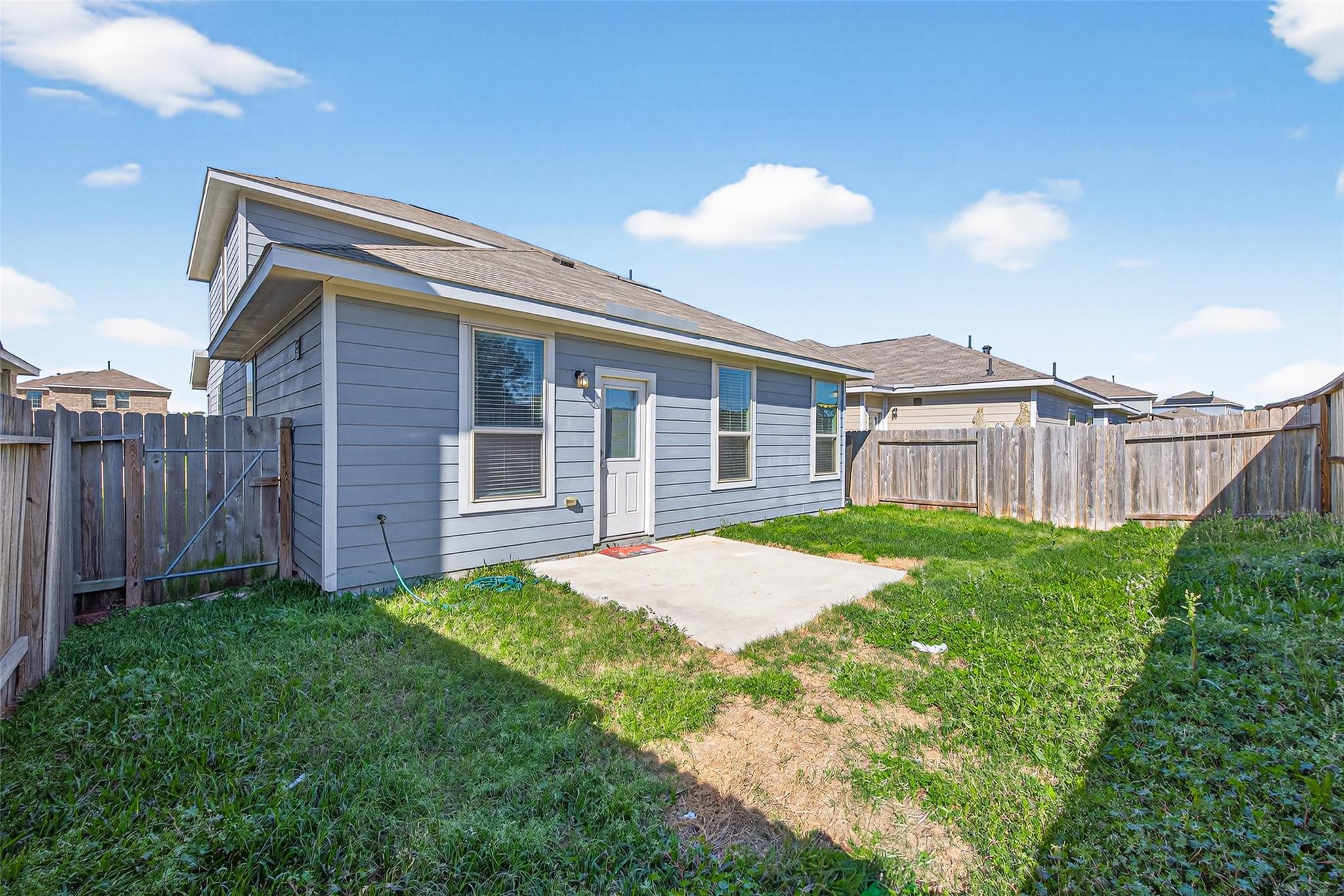 25527 Valverdant Court