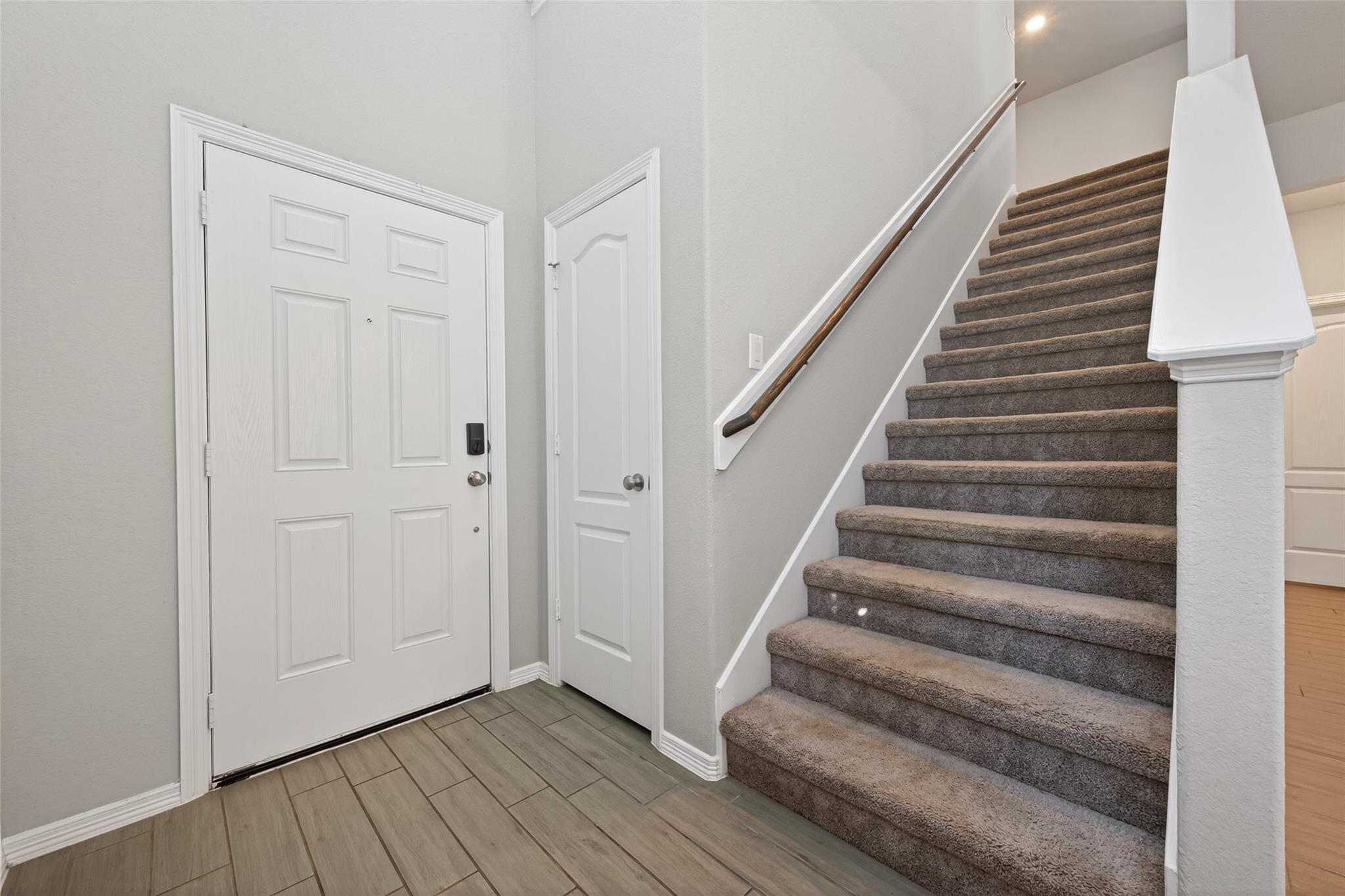 25527 Valverdant Court