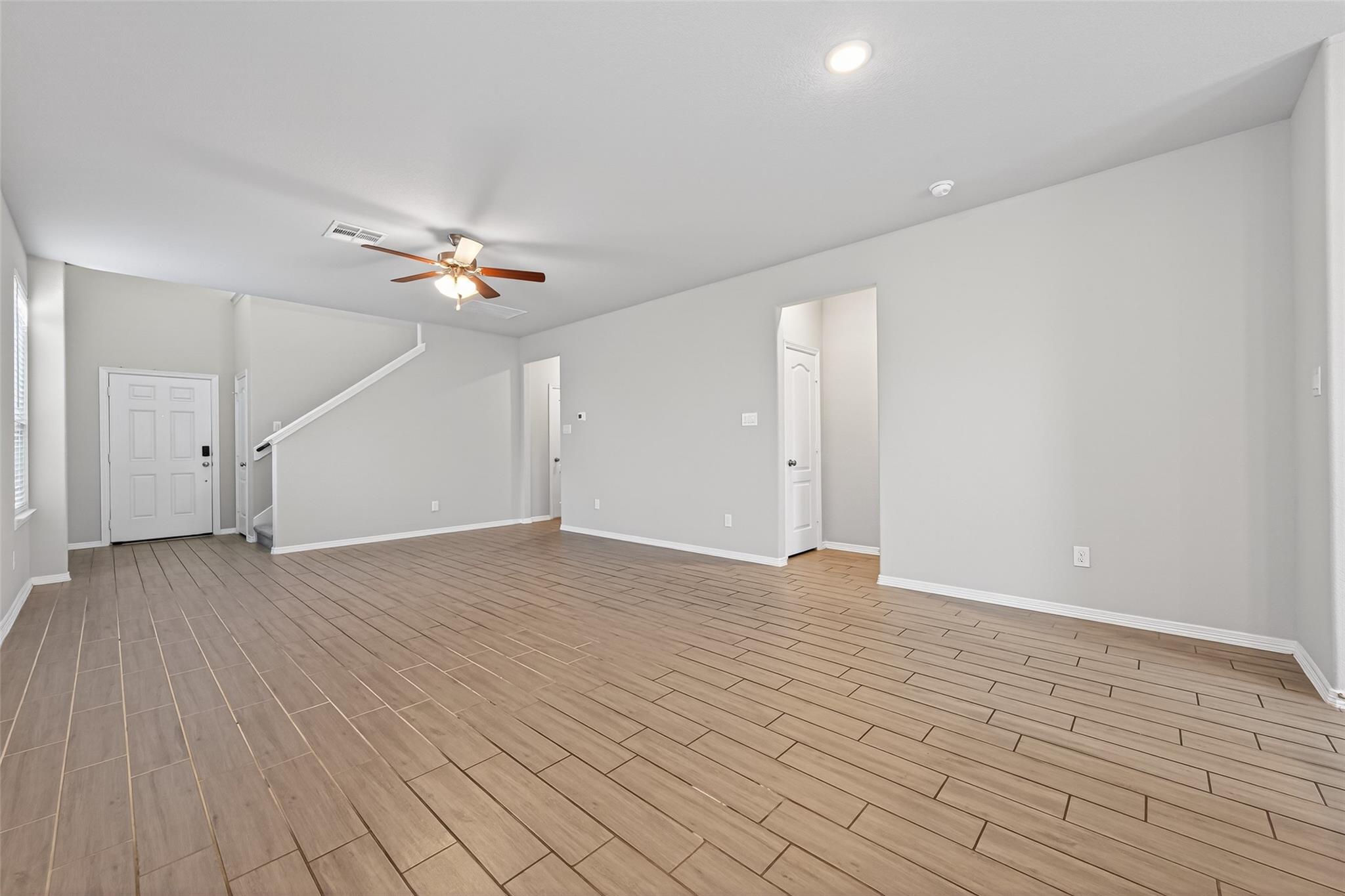 25527 Valverdant Court