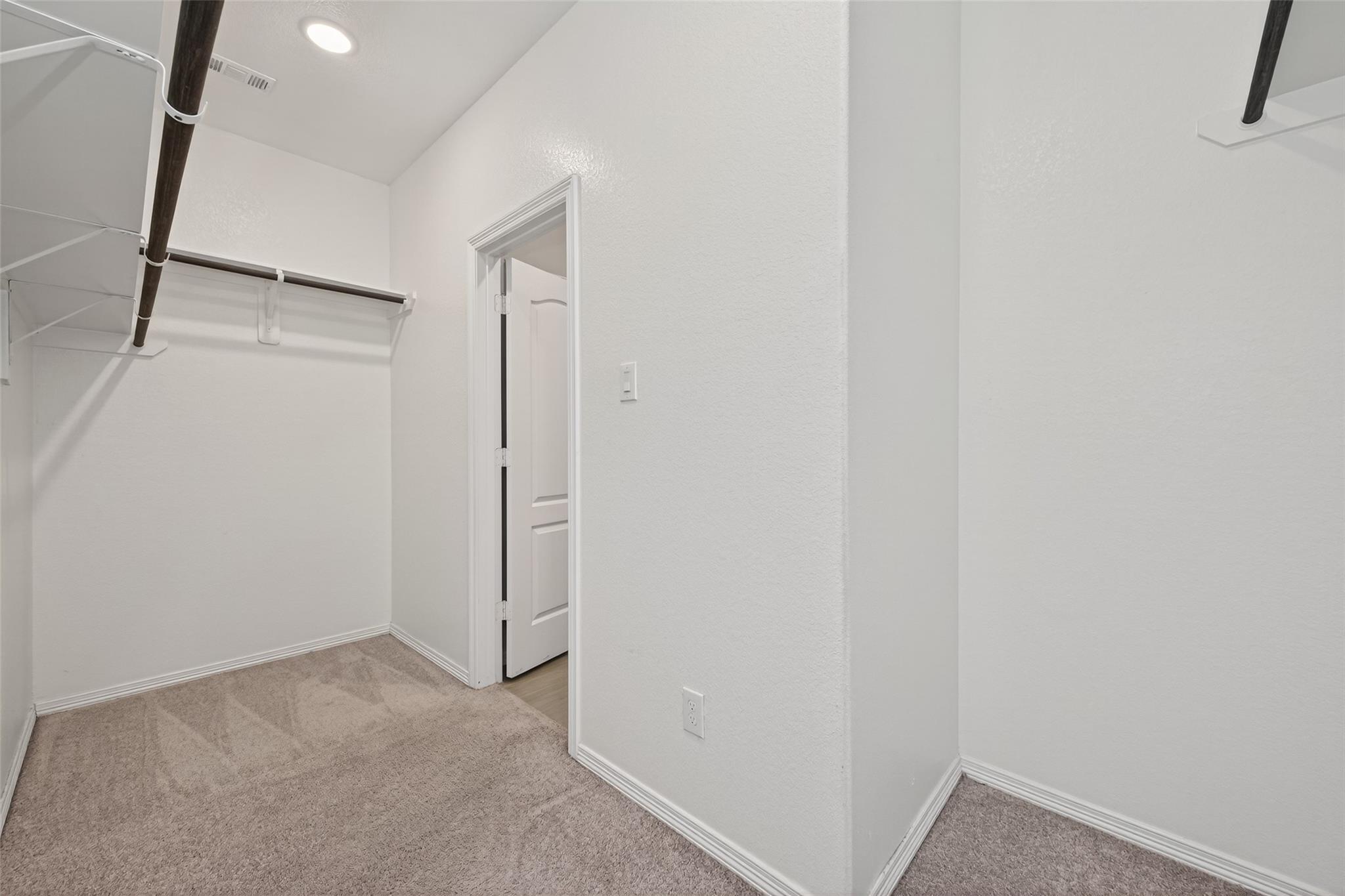 25527 Valverdant Court
