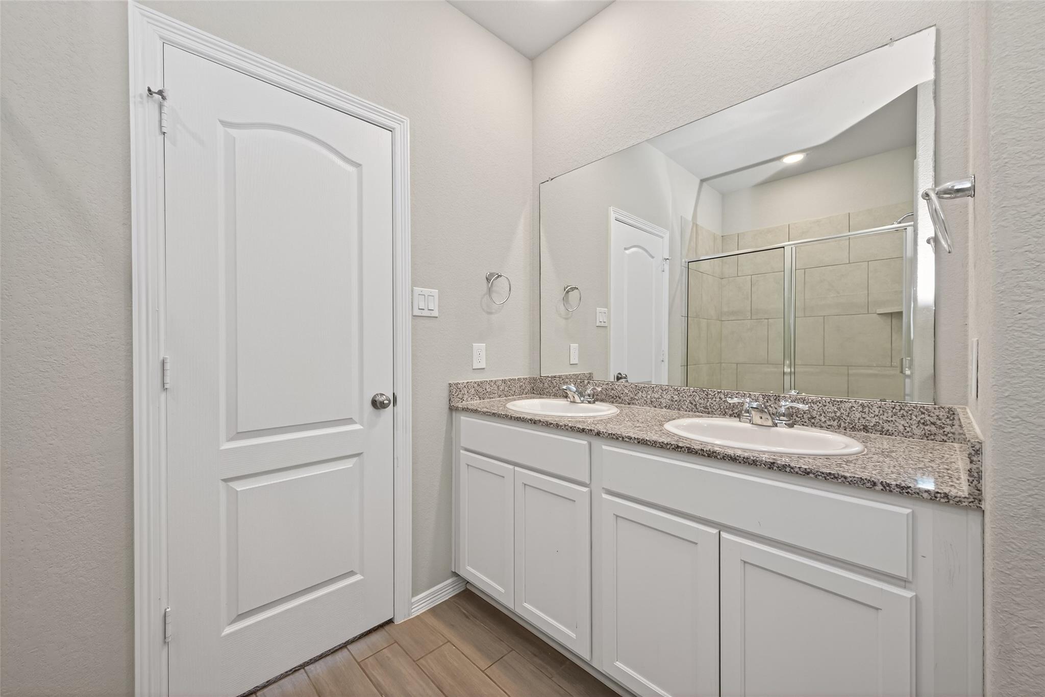 25527 Valverdant Court