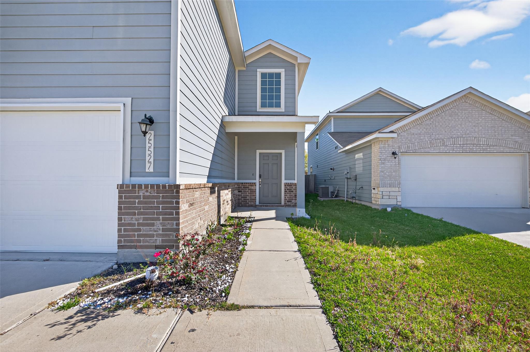 25527 Valverdant Court