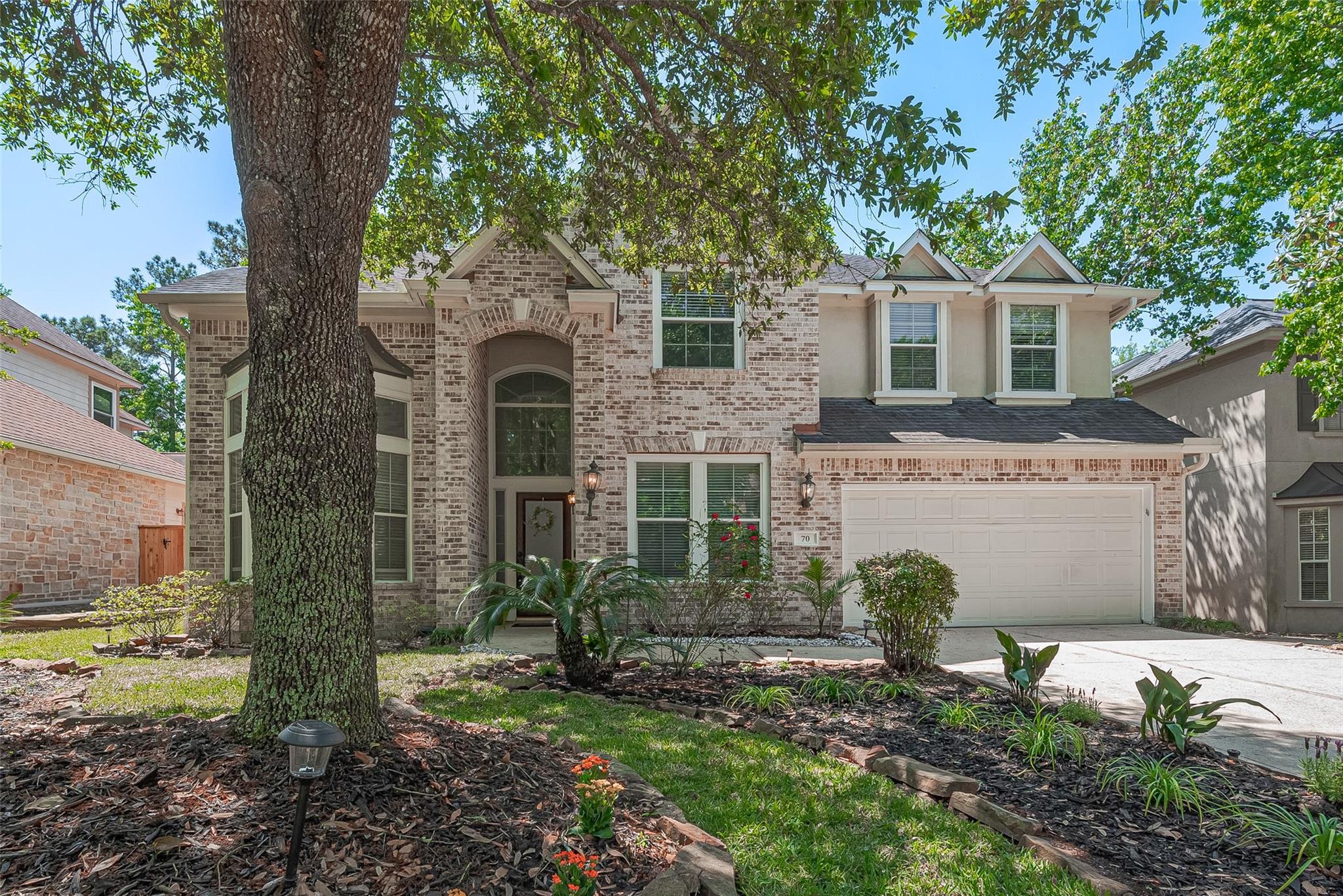 70 N Altwood Circle