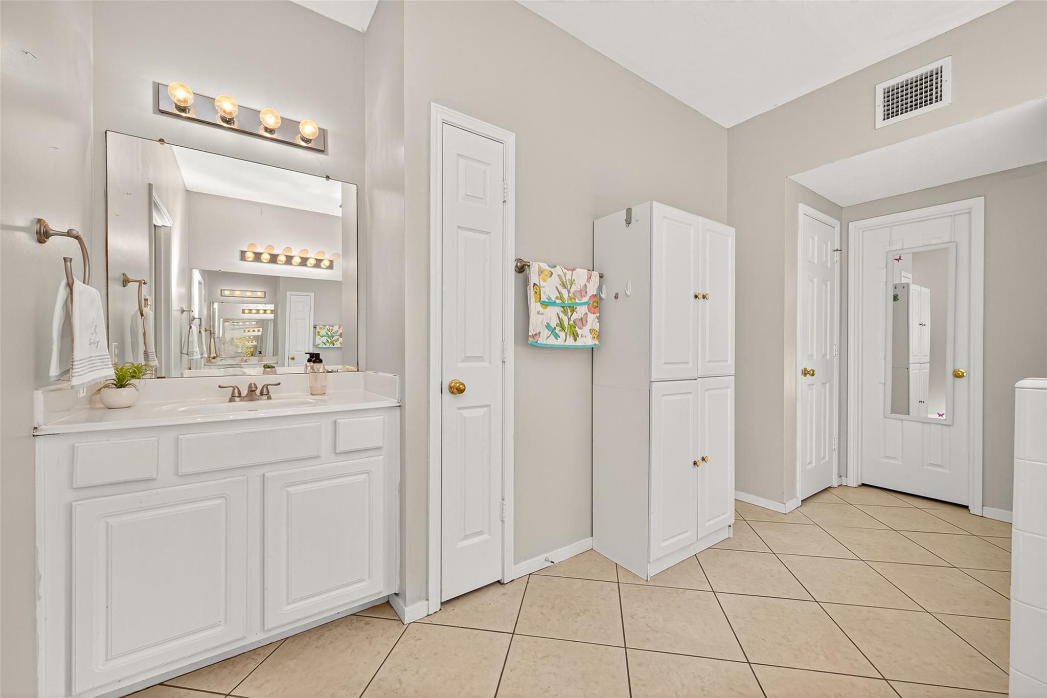 17410 Pikes Peek Court