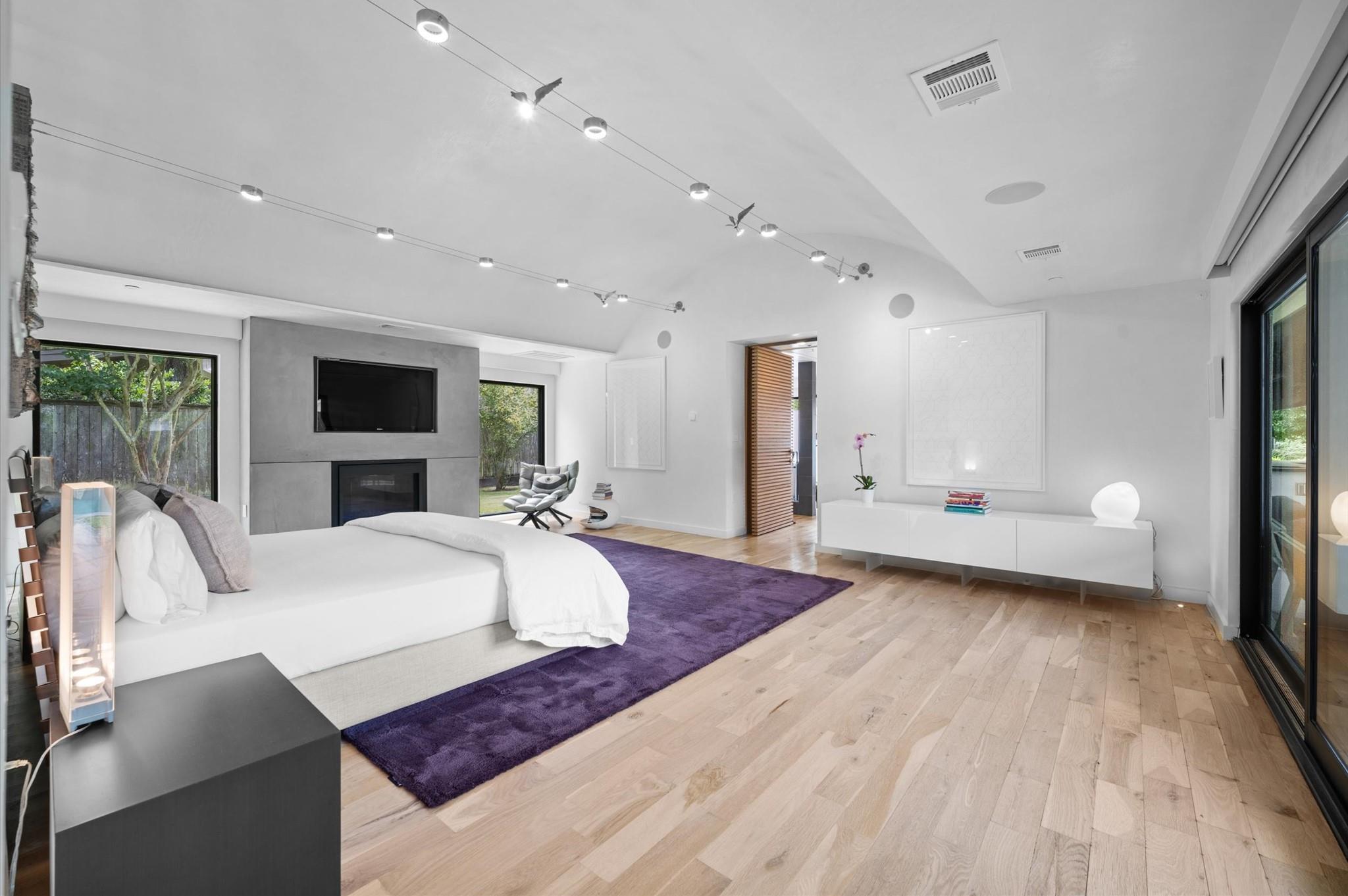 10 Inwood Oaks Drive