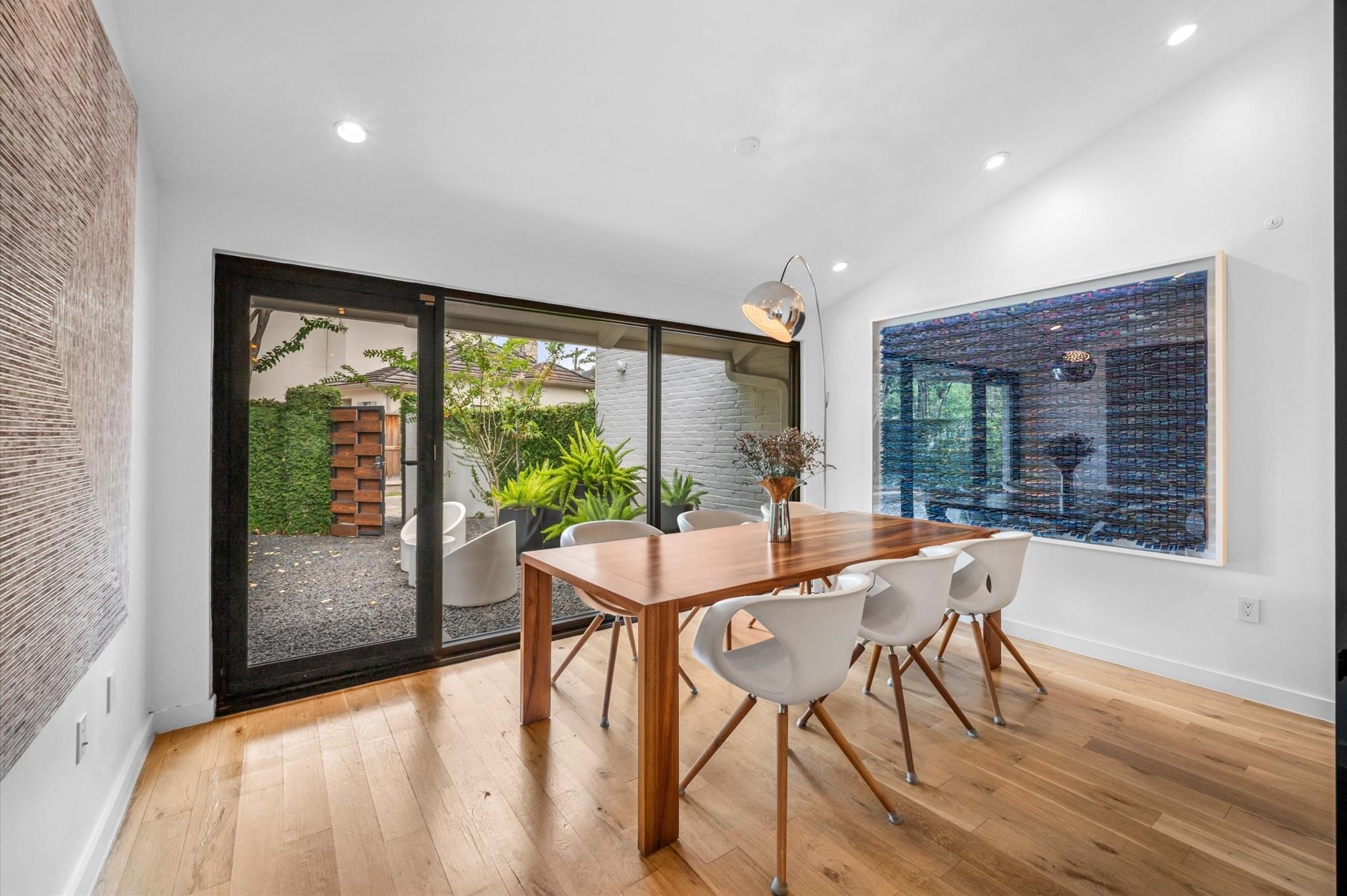 10 Inwood Oaks Drive