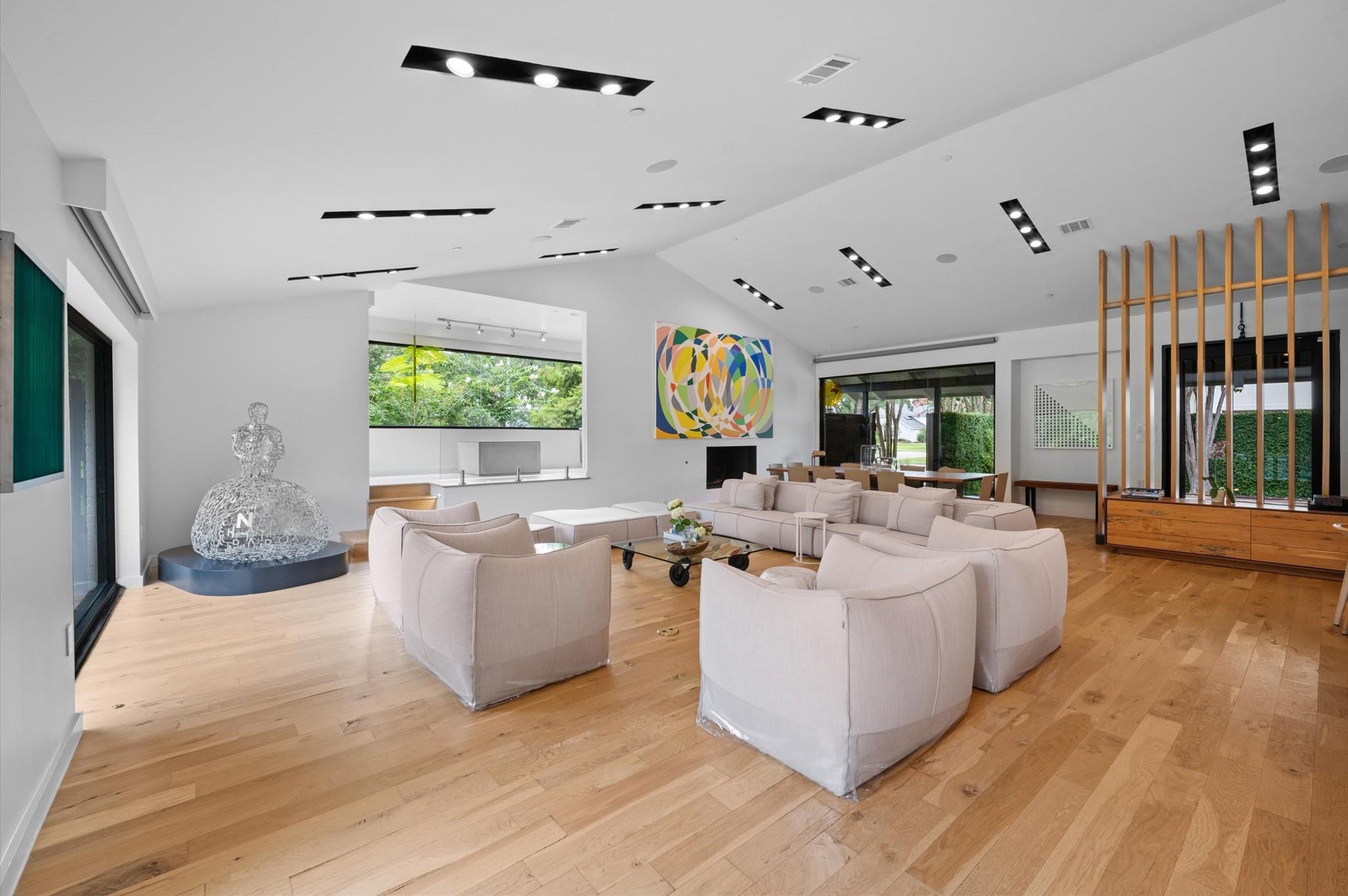 10 Inwood Oaks Drive