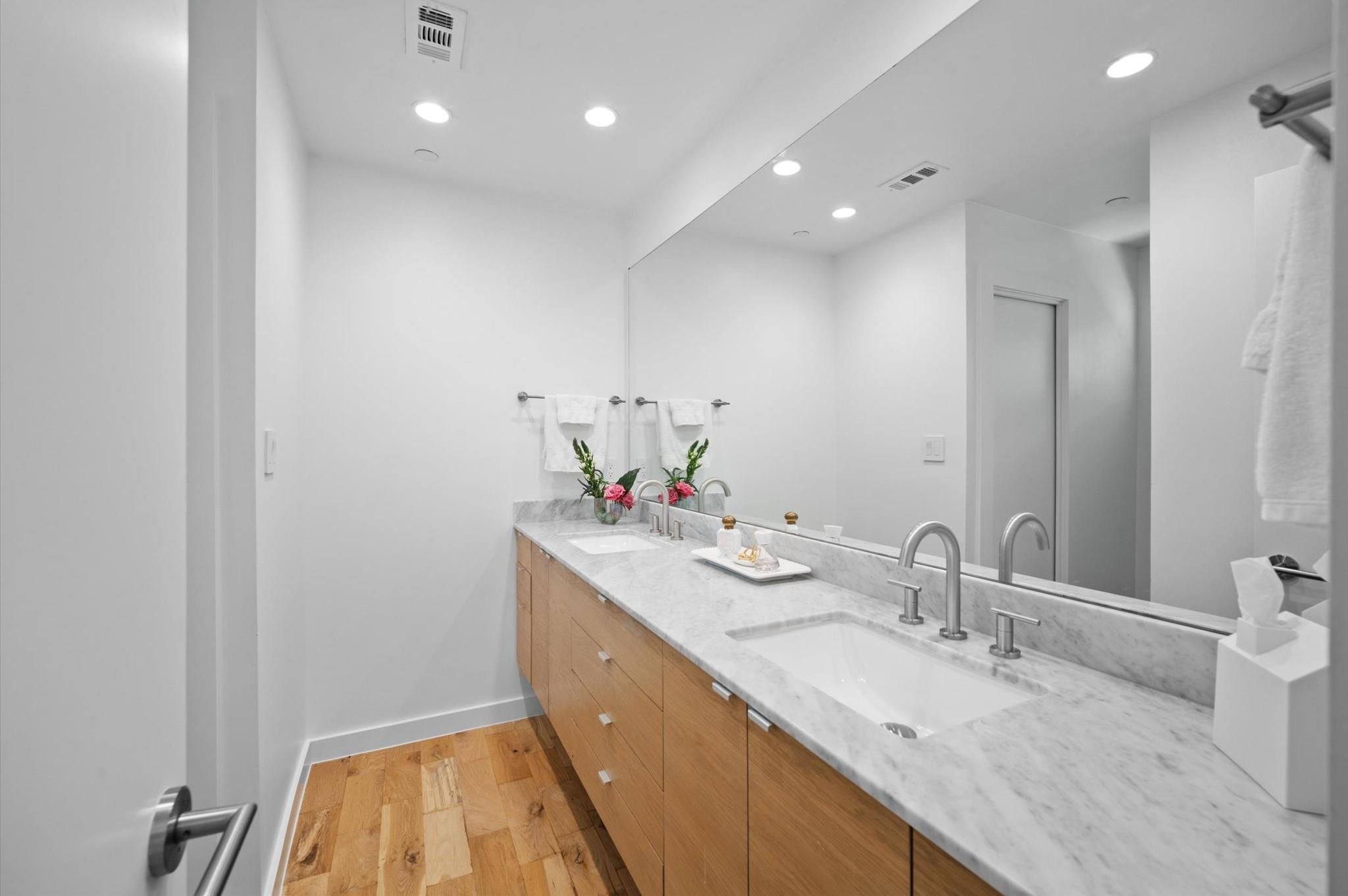 10 Inwood Oaks Drive