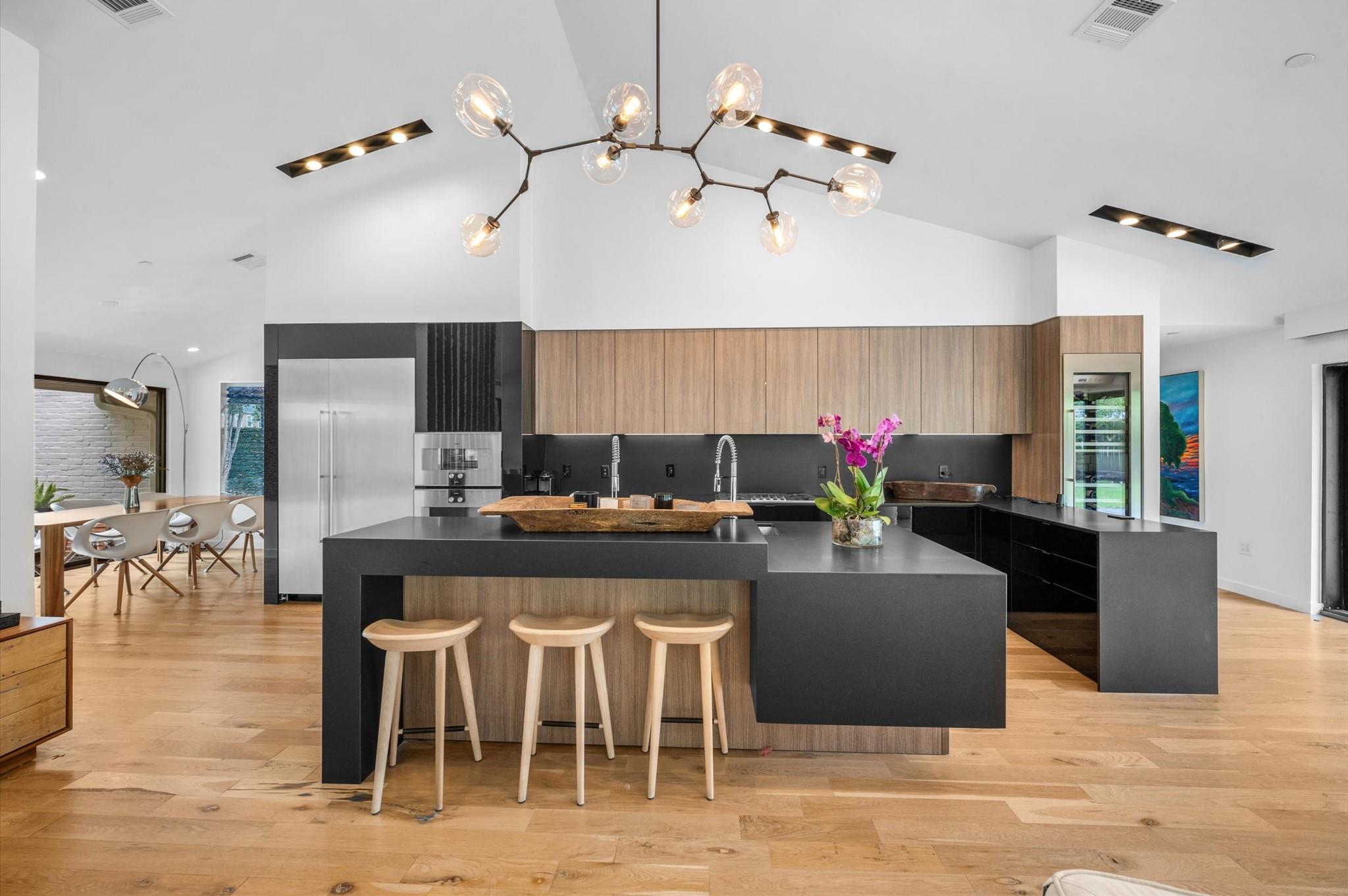 10 Inwood Oaks Drive