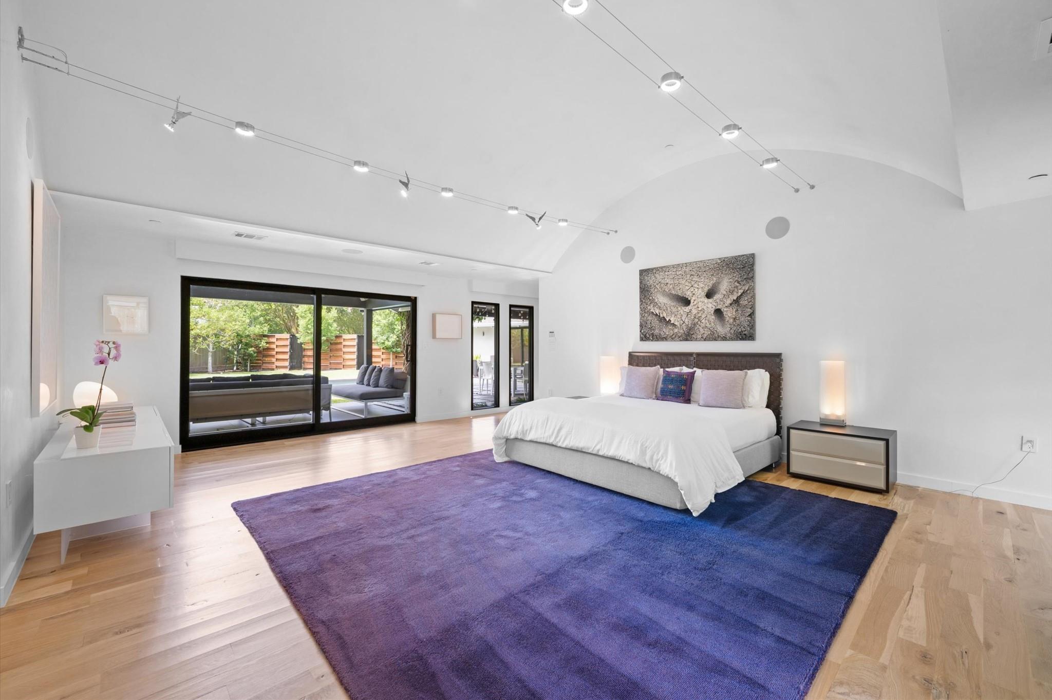 10 Inwood Oaks Drive