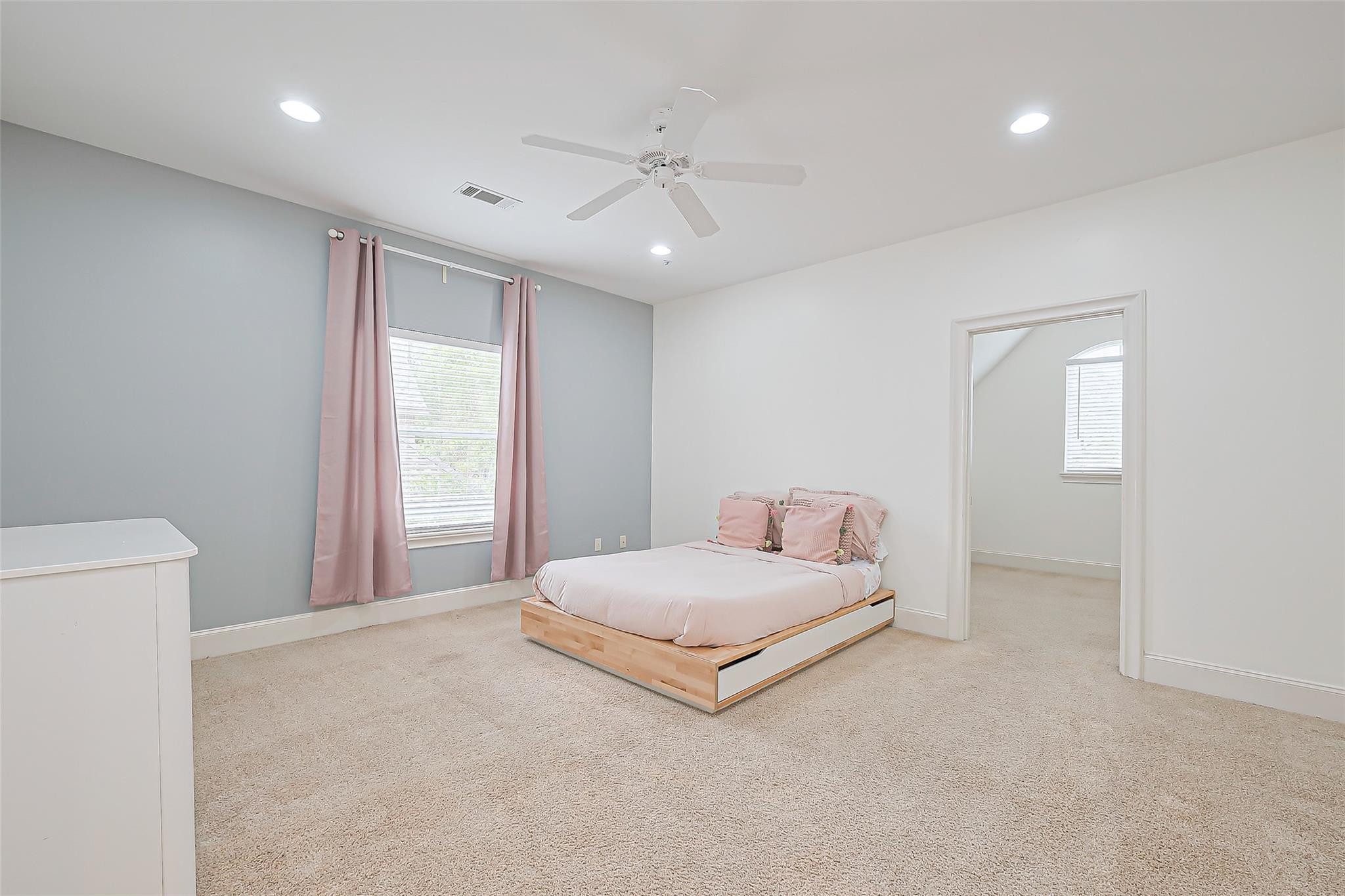 6 S Berryline Circle