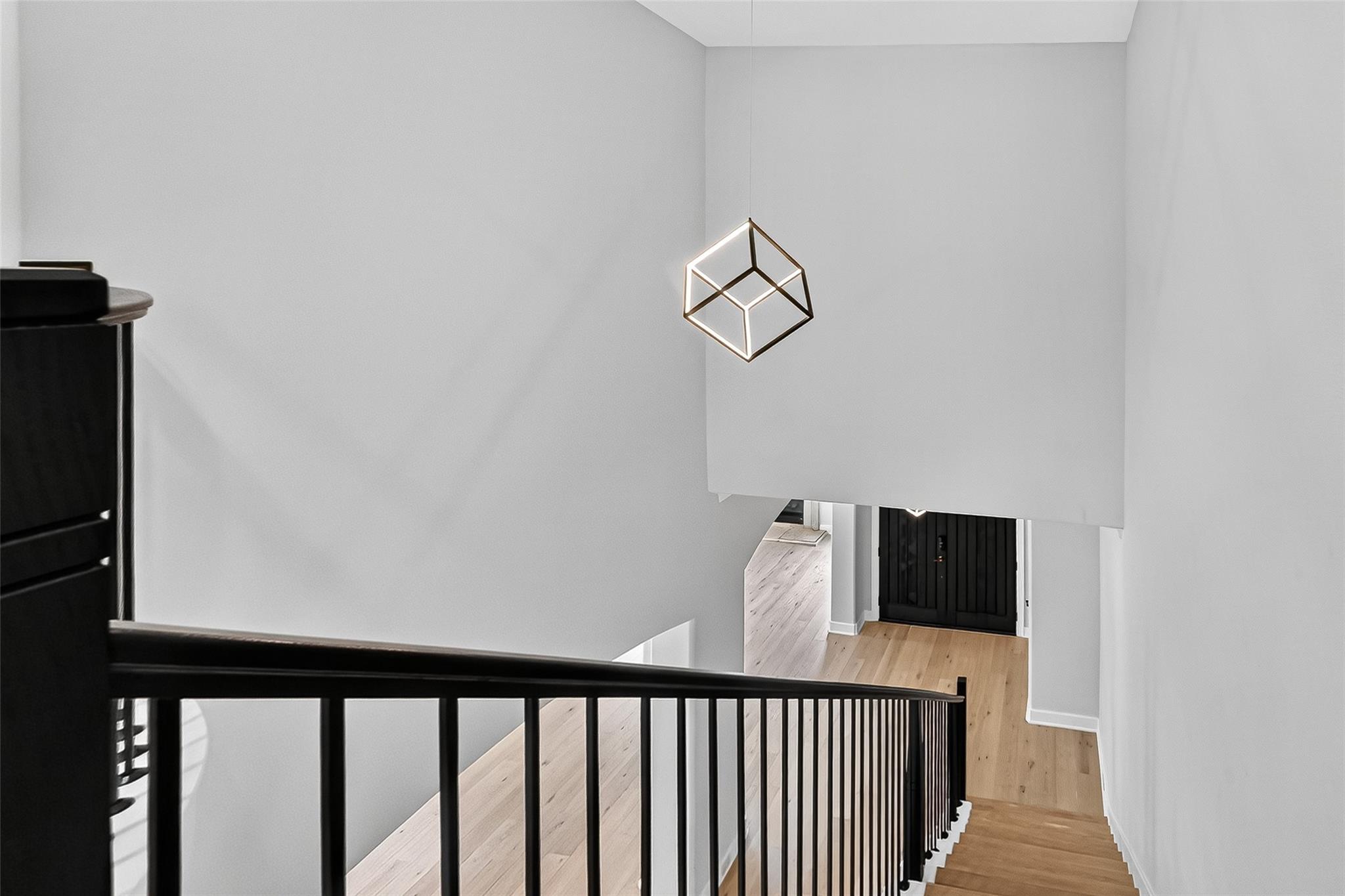 2731 Stuart Manor