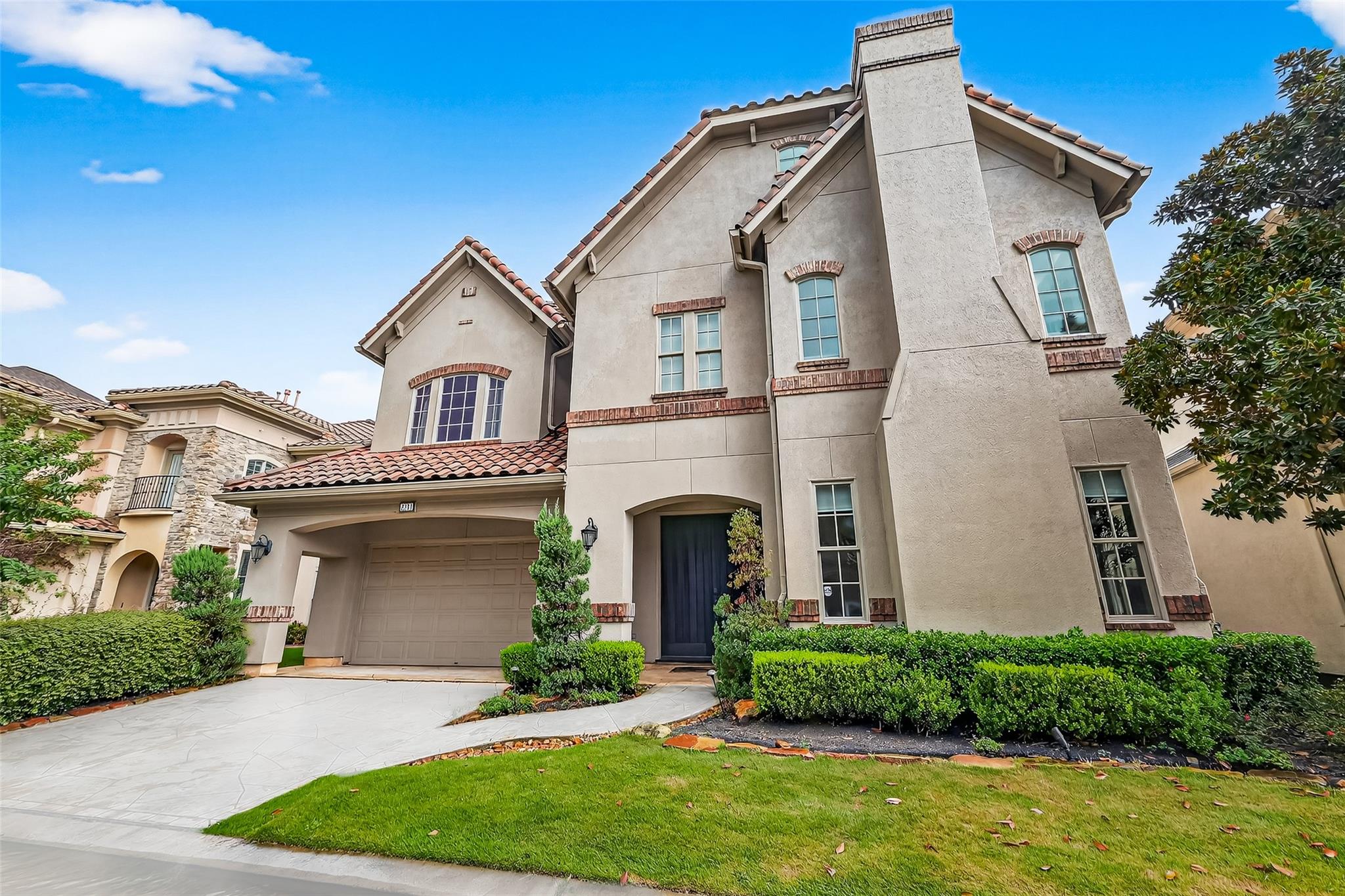 2731 Stuart Manor